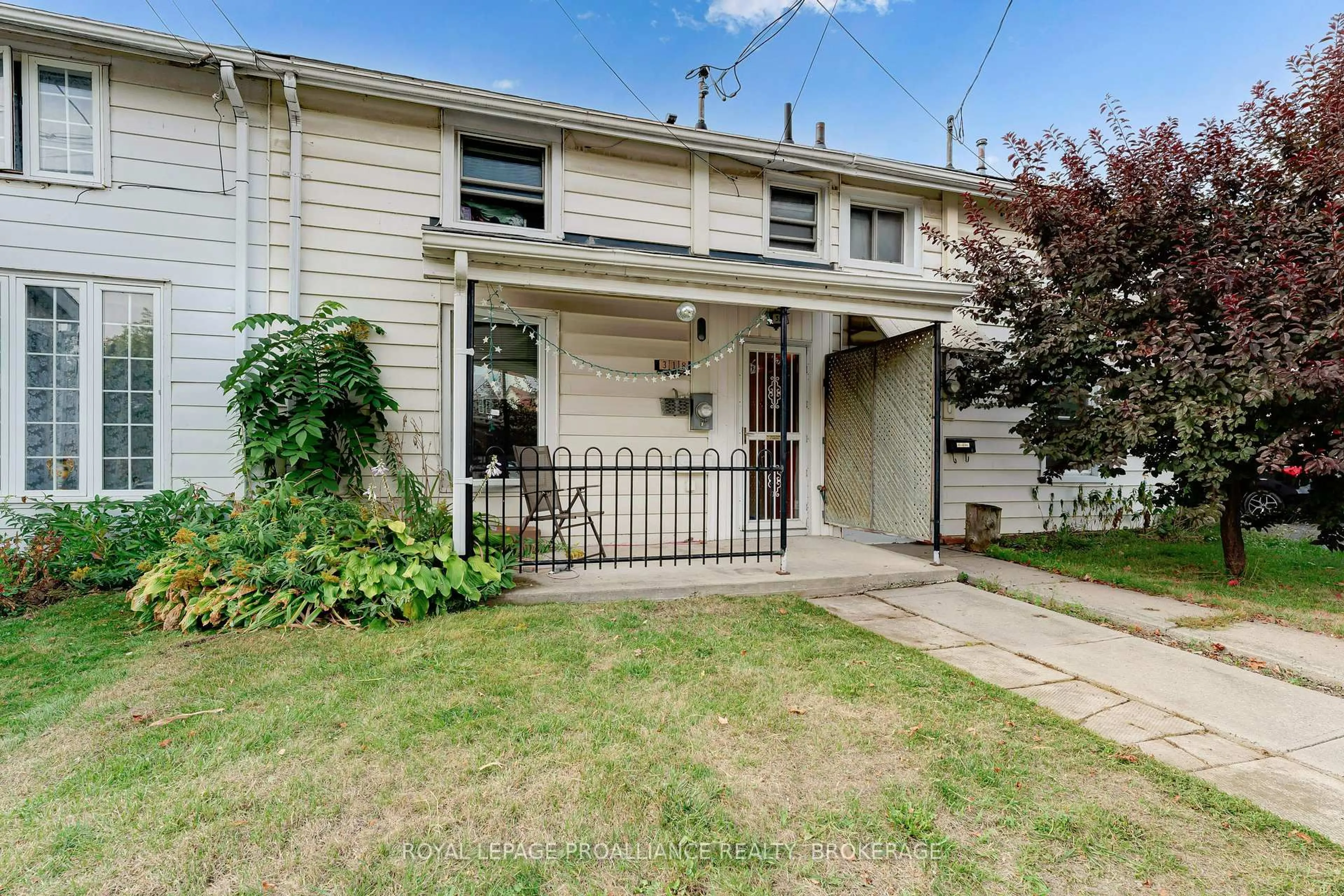 Home with vinyl exterior material, street for 318 Sydenham St, Kingston Ontario K7K 3M9