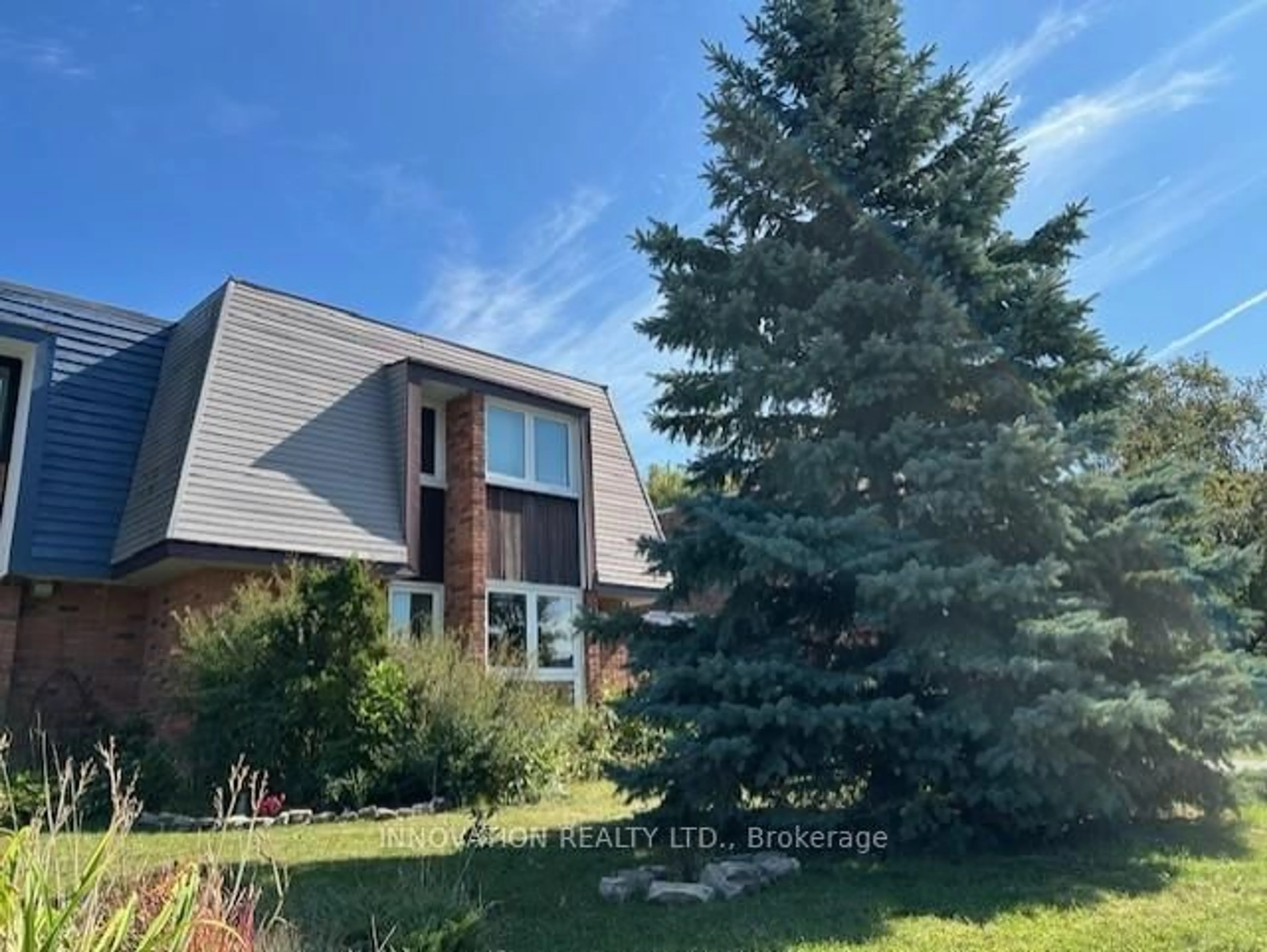 A pic from outside/outdoor area/front of a property/back of a property/a pic from drone, unknown for 85 Penfield Dr, Ottawa Ontario K2K 1L9