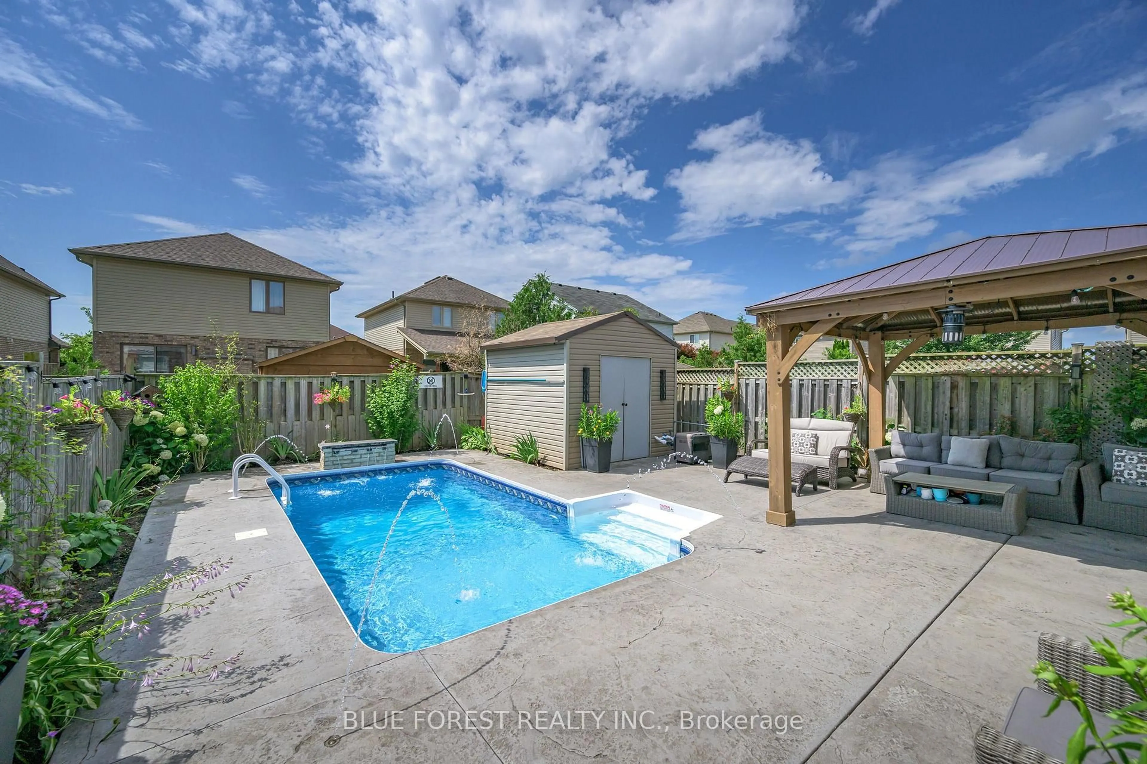 Pool for 2875 Lemieux Walk, London South Ontario N6L 0A9