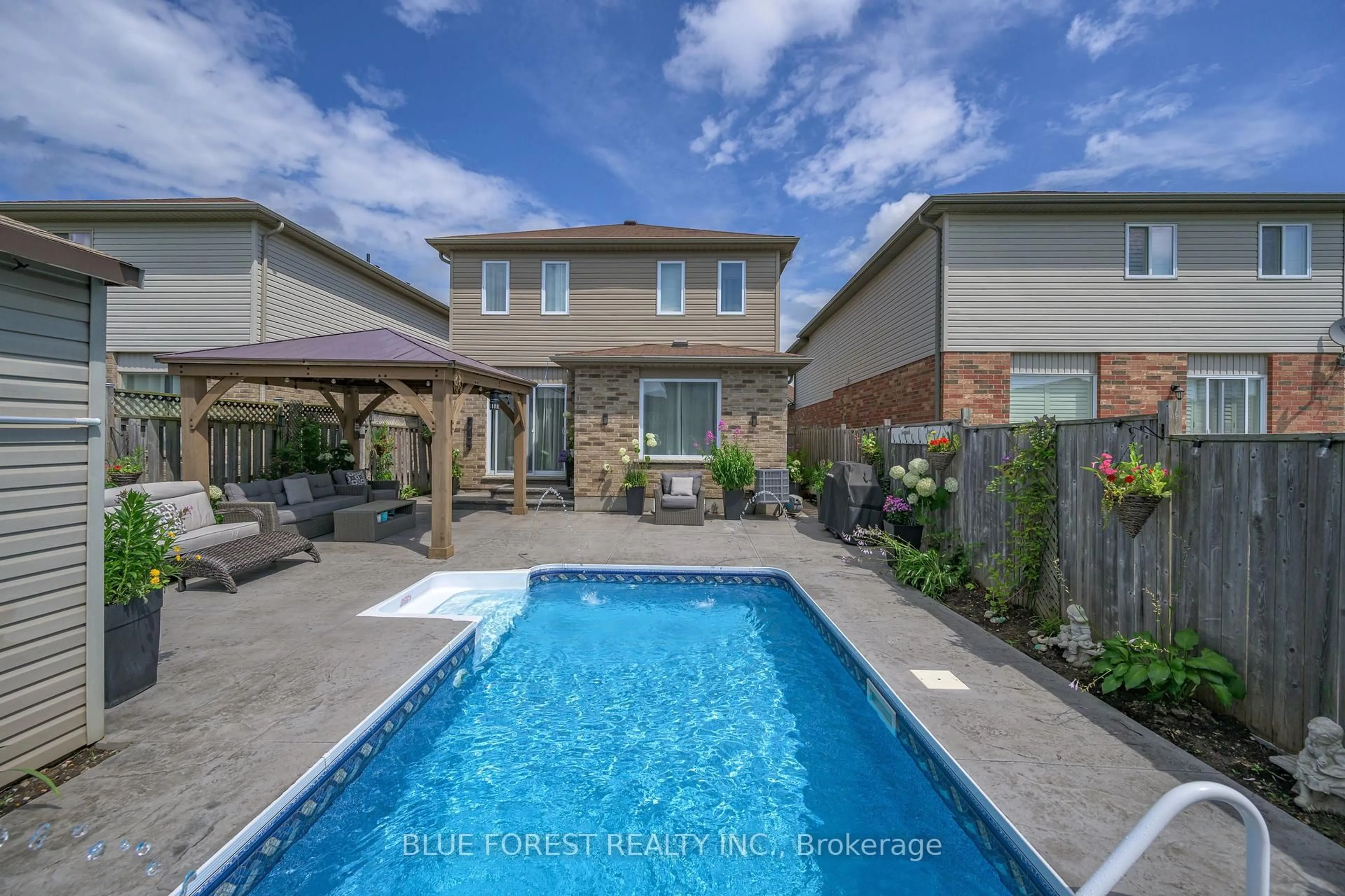 Pool for 2875 Lemieux Walk, London South Ontario N6L 0A9