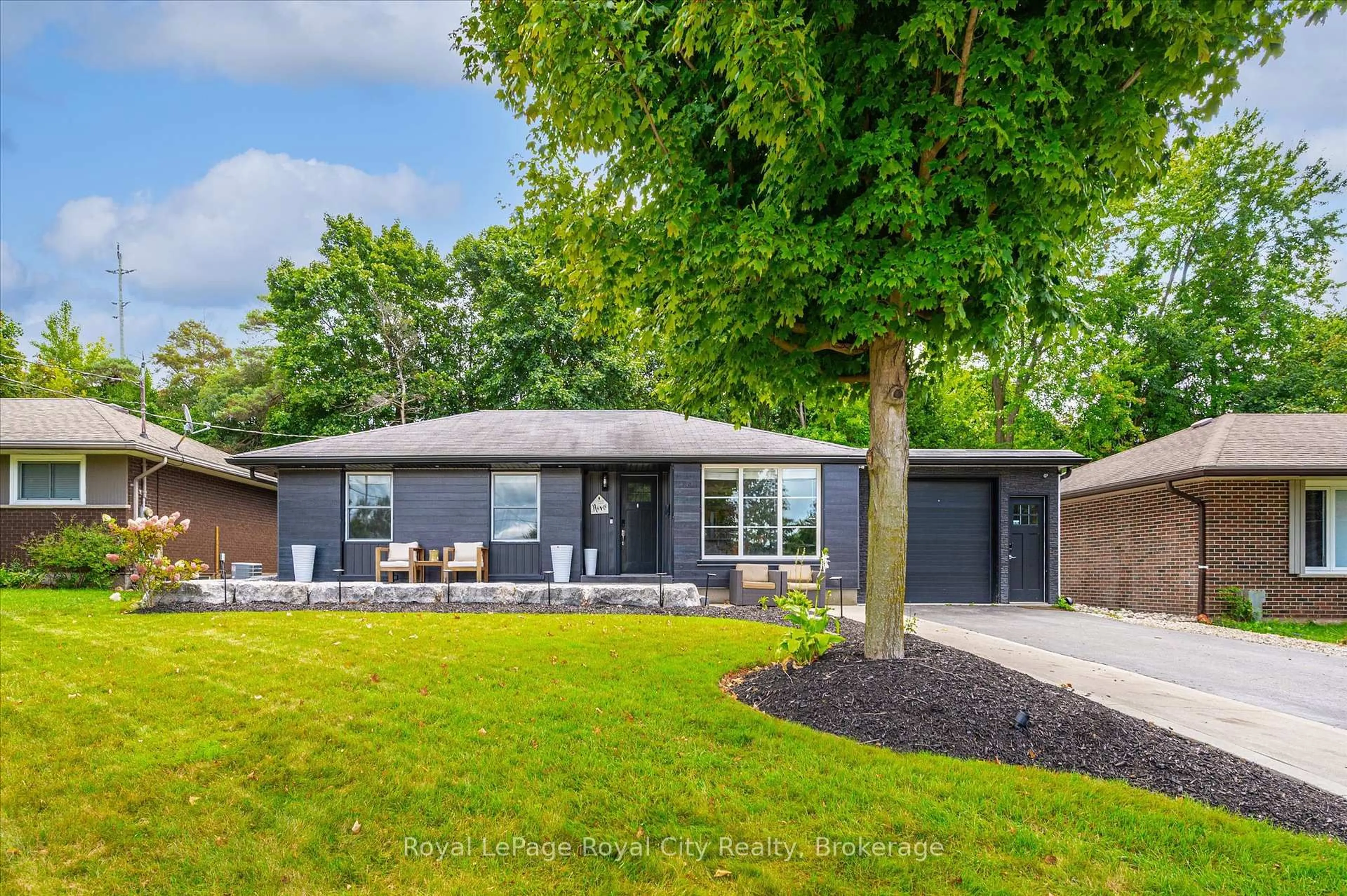 Home with vinyl exterior material, street for 670 Ferrier St, Centre Wellington Ontario N1M 1W8