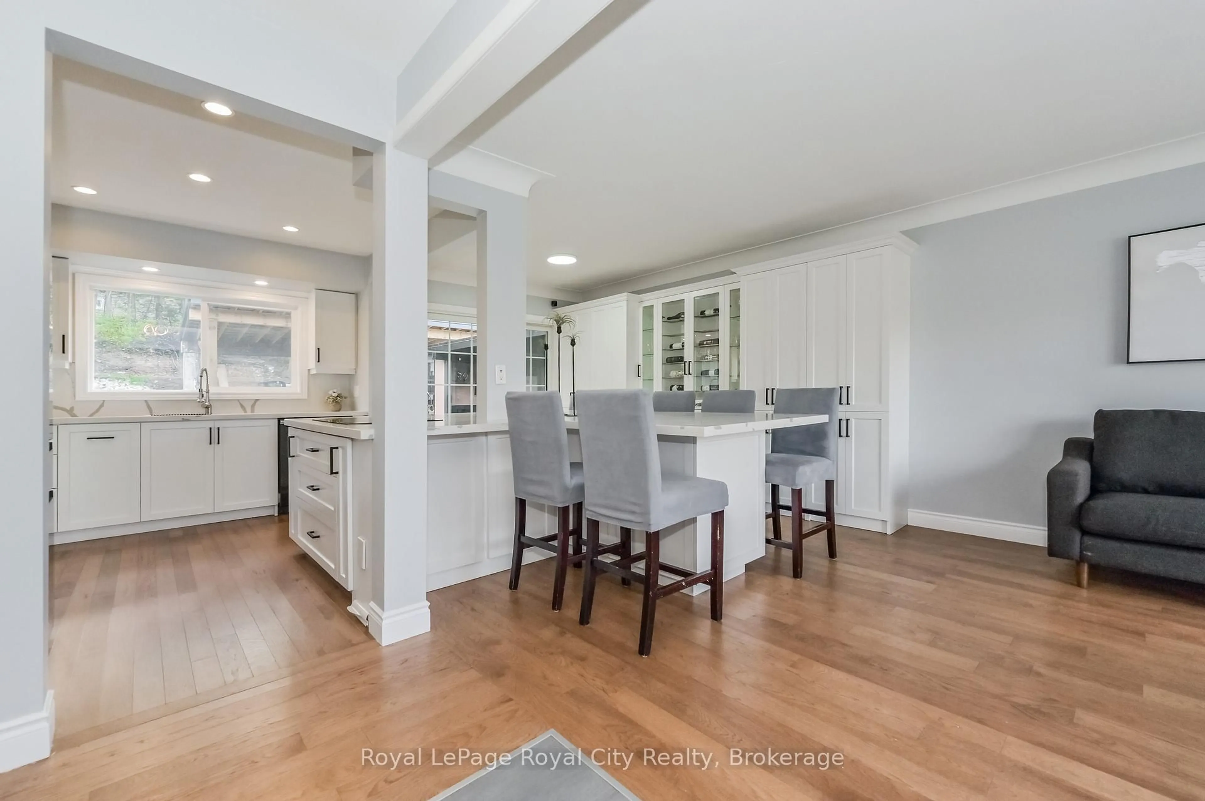 Open concept kitchen, unknown for 670 Ferrier St, Centre Wellington Ontario N1M 1W8