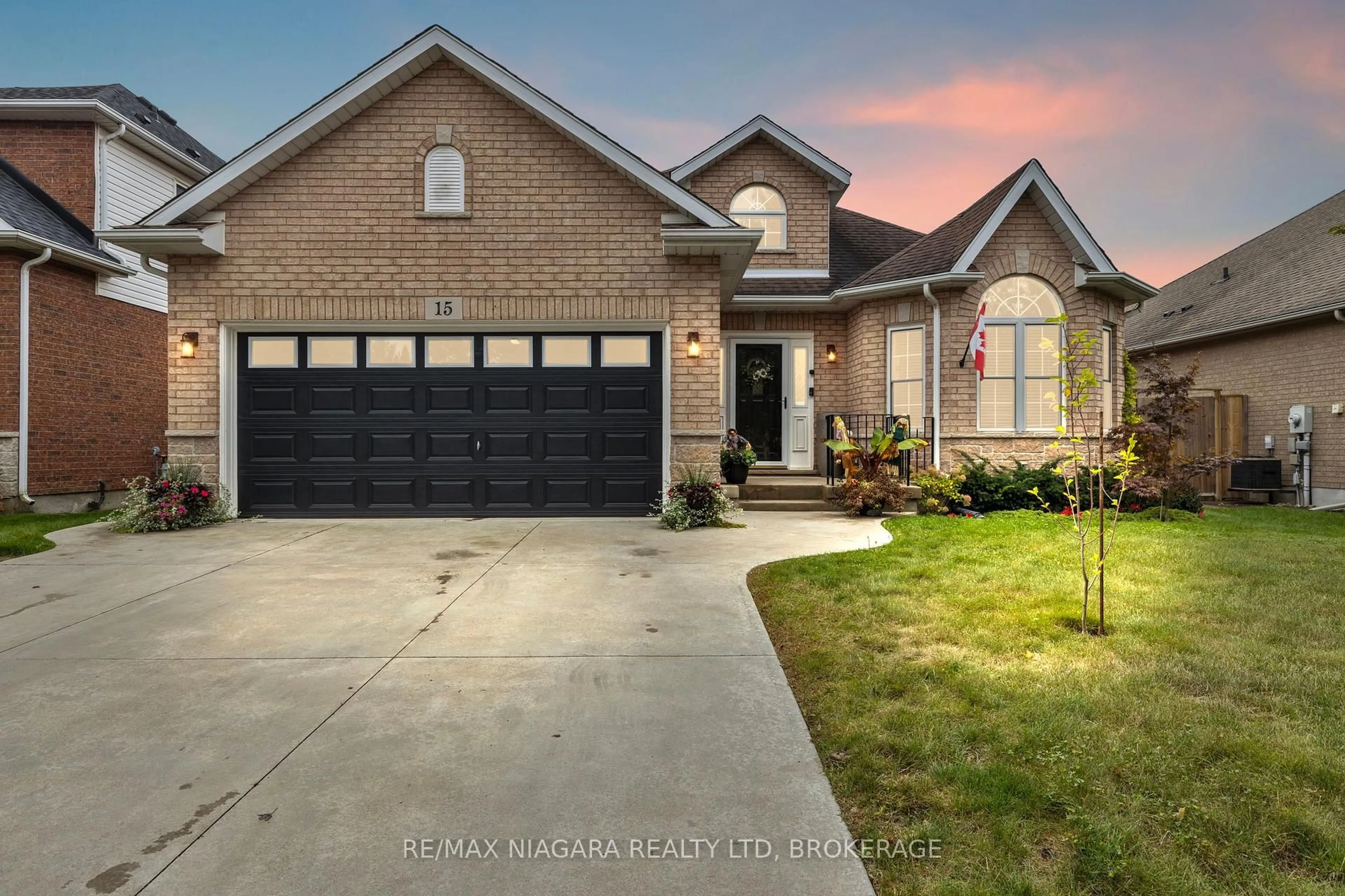 Home with brick exterior material, street for 15 Loretta Dr, Niagara-on-the-Lake Ontario L0S 1J0