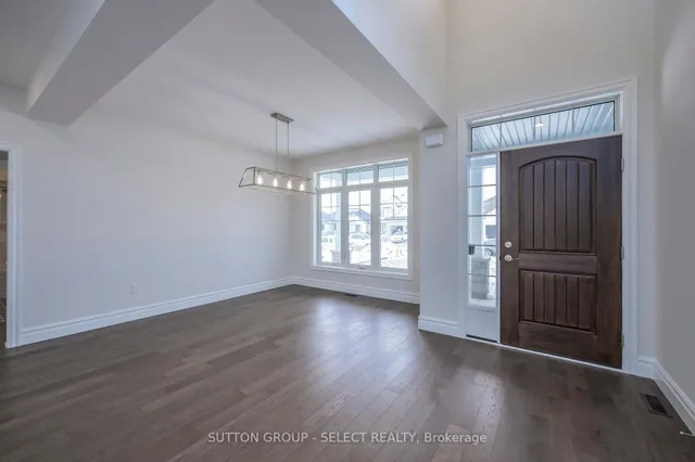 7 Spruce Cres, North Middlesex 3