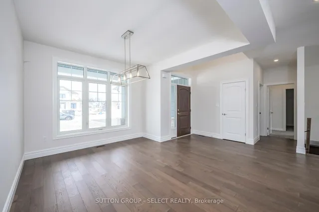 7 Spruce Cres, North Middlesex 4