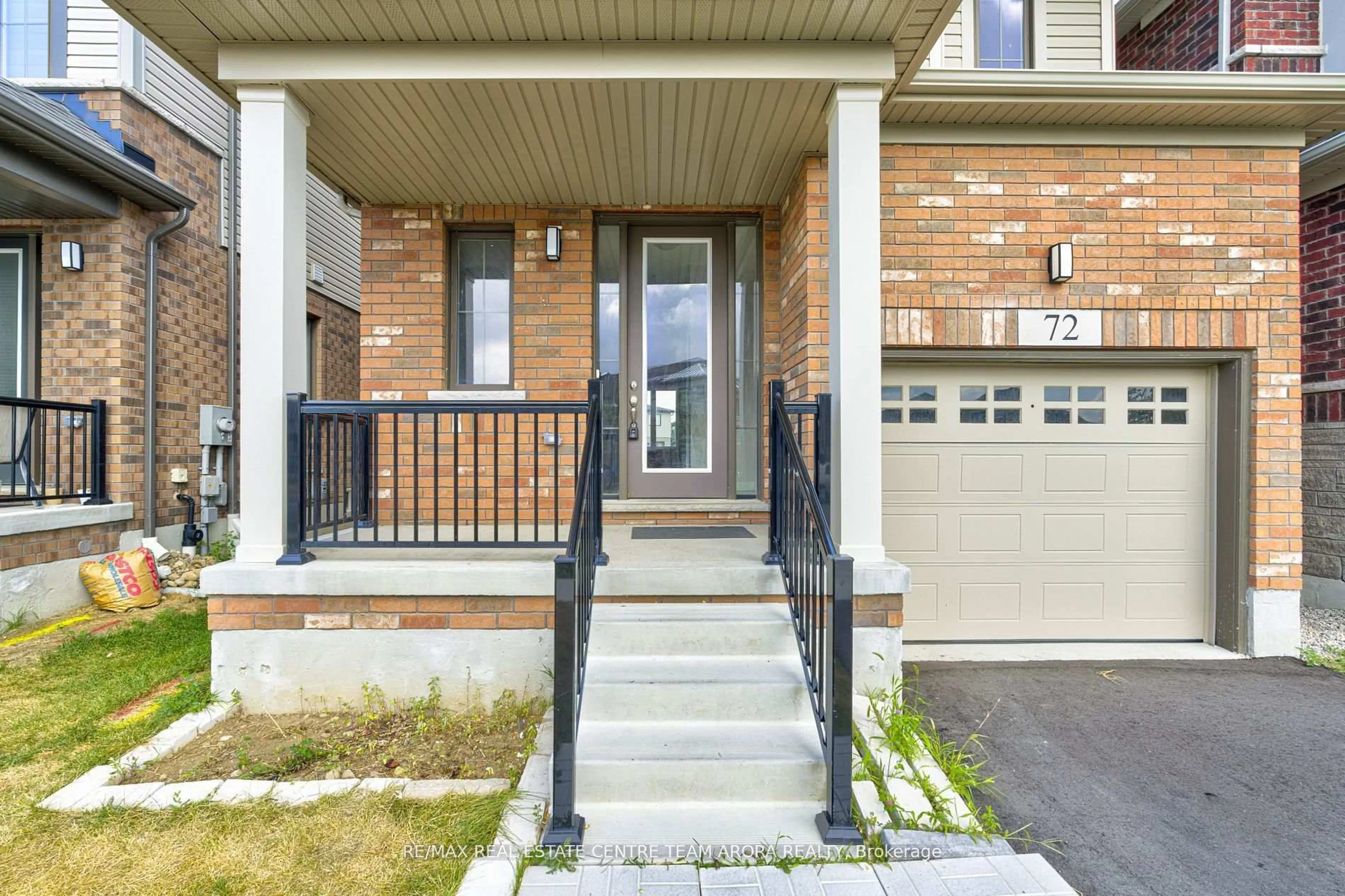 Unknown for 72 Blacklock St, Cambridge Ontario N1S 0E2