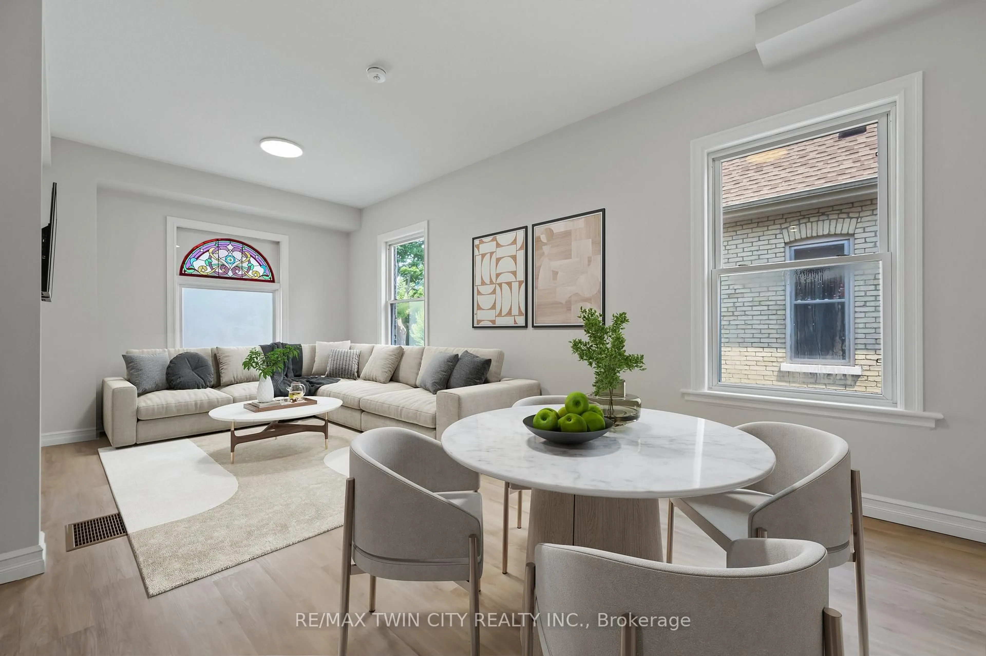 Living room with furniture, unknown for 41 Chestnut St, St. Thomas Ontario N5R 2A8