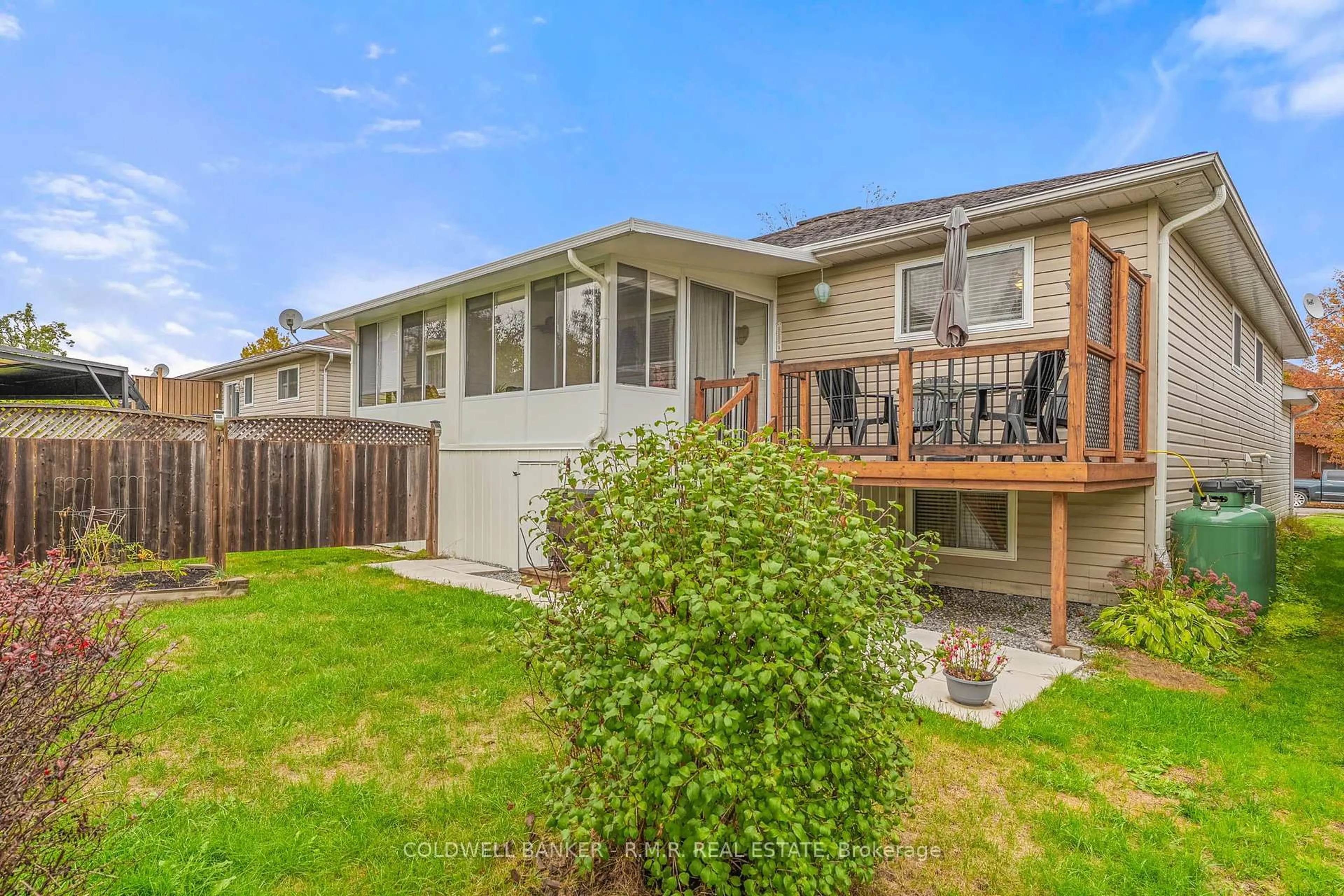 Patio, unknown for 34 John St, Kawartha Lakes Ontario K0M 1A0