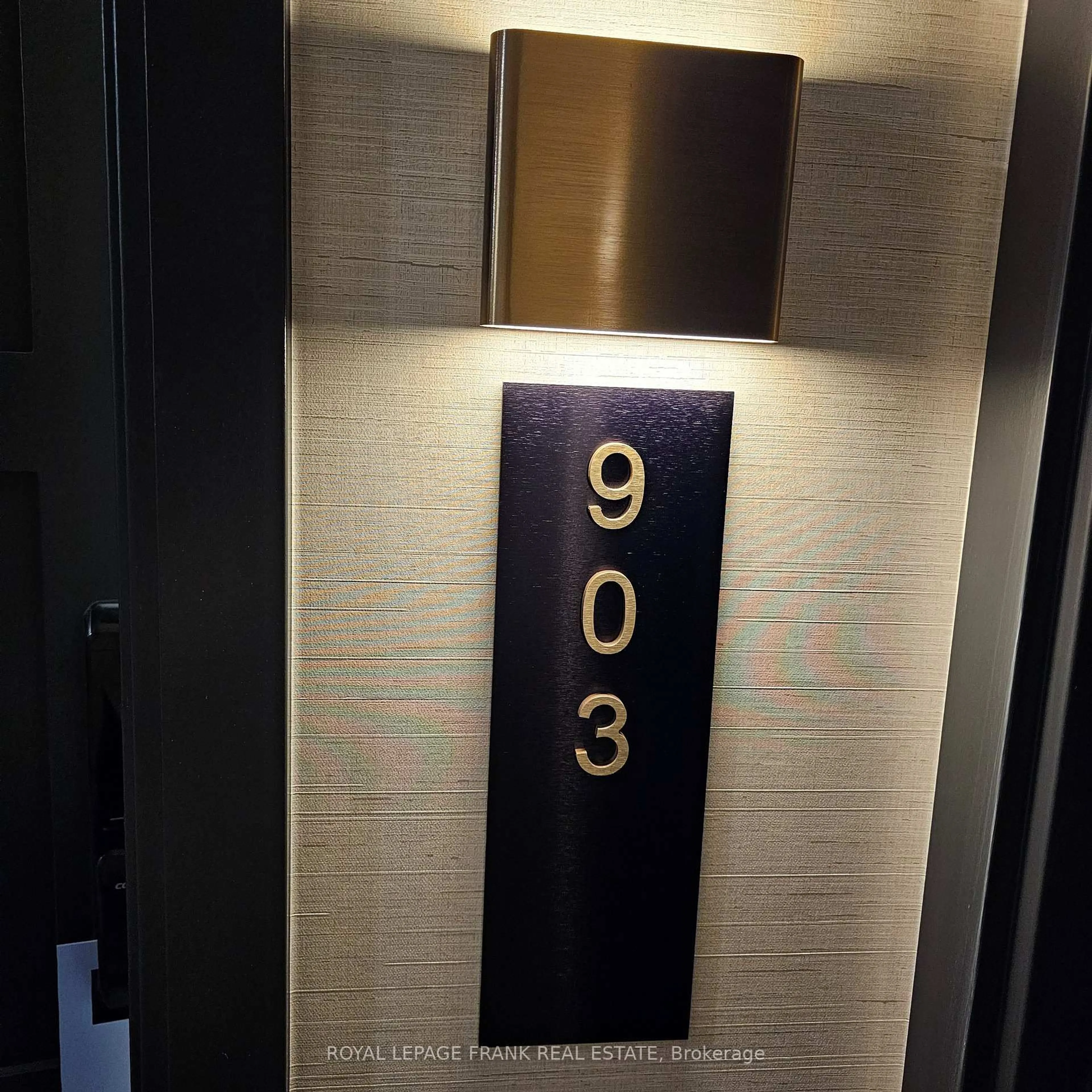 Indoor foyer for 93 Arthur St #903, Guelph Ontario N1E 0S6