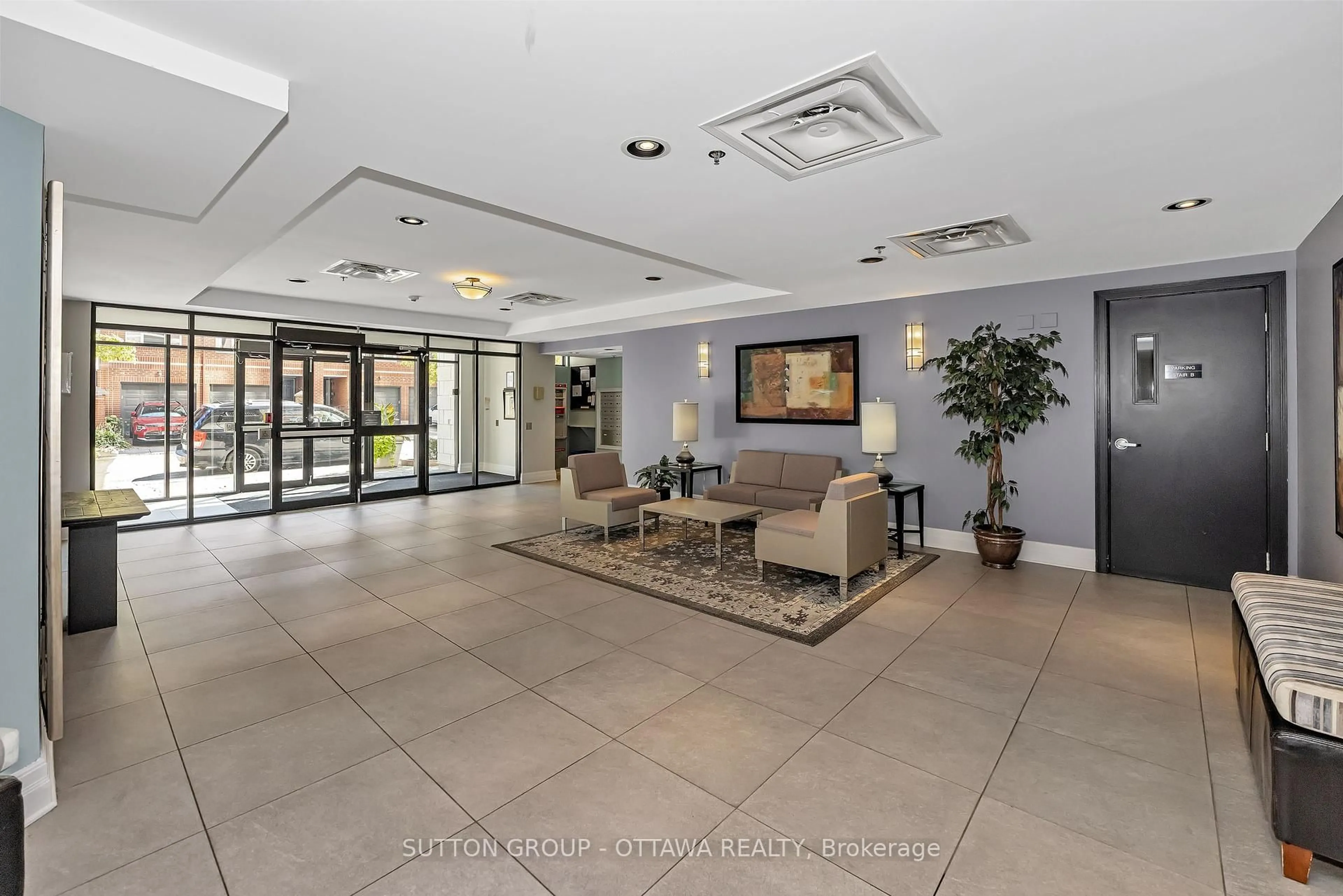 Lobby for 375 Lisgar St #903, Ottawa Ontario K2P 0E3