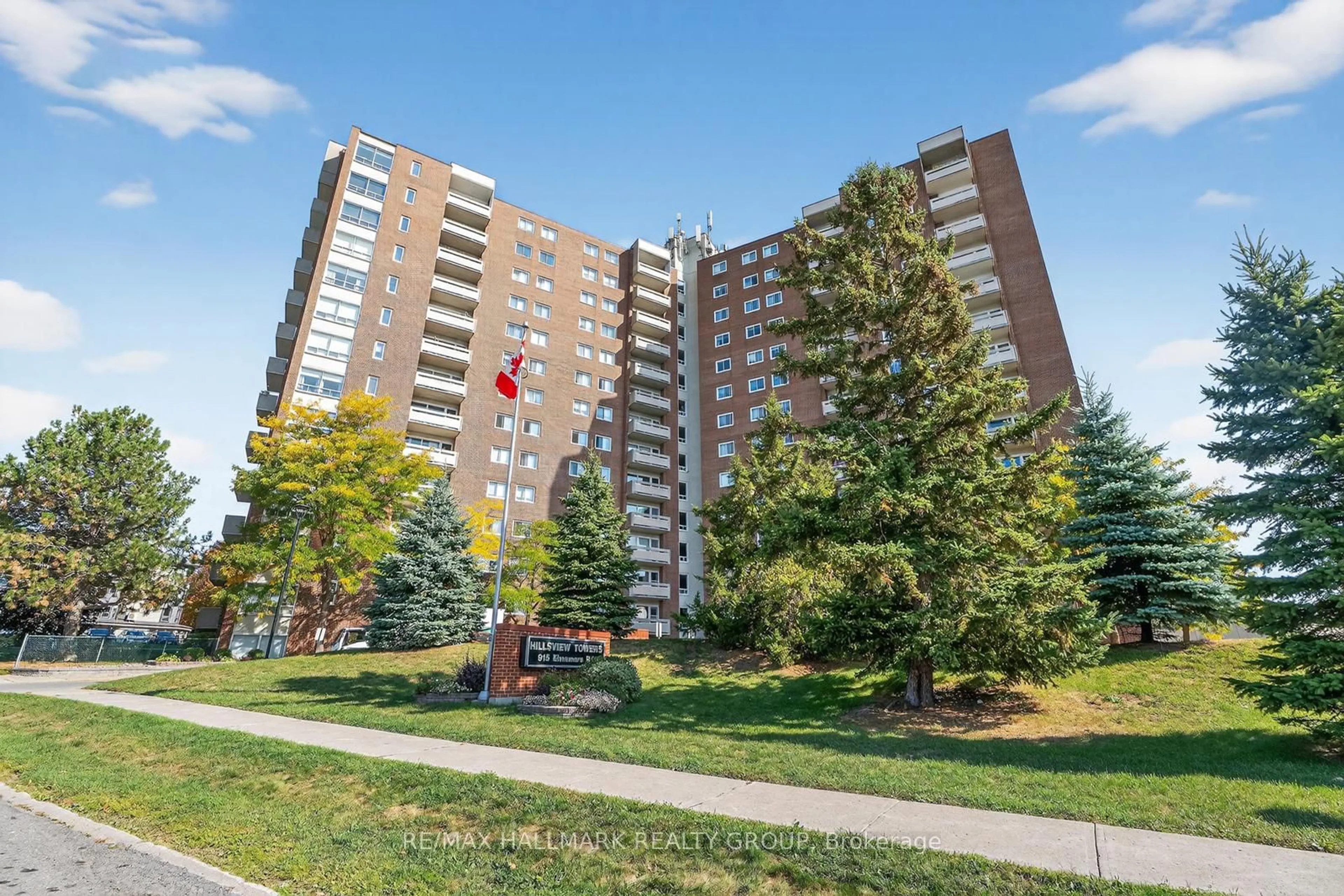 Unknown for 915 Elmsmere Rd #304, Ottawa Ontario K1J 8H8