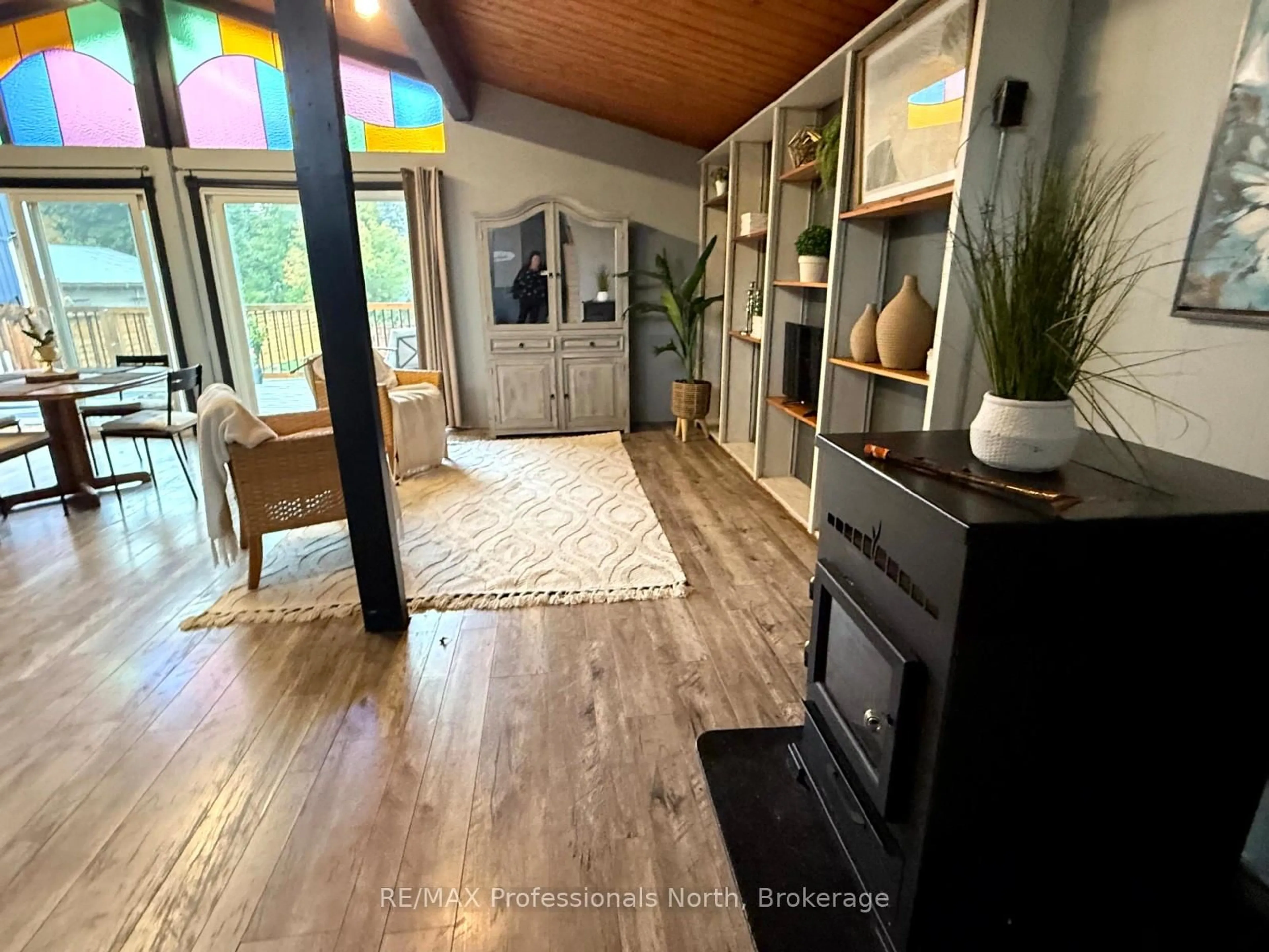 Indoor entryway for 2307 Loop Rd, Highlands East Ontario K0L 3C0