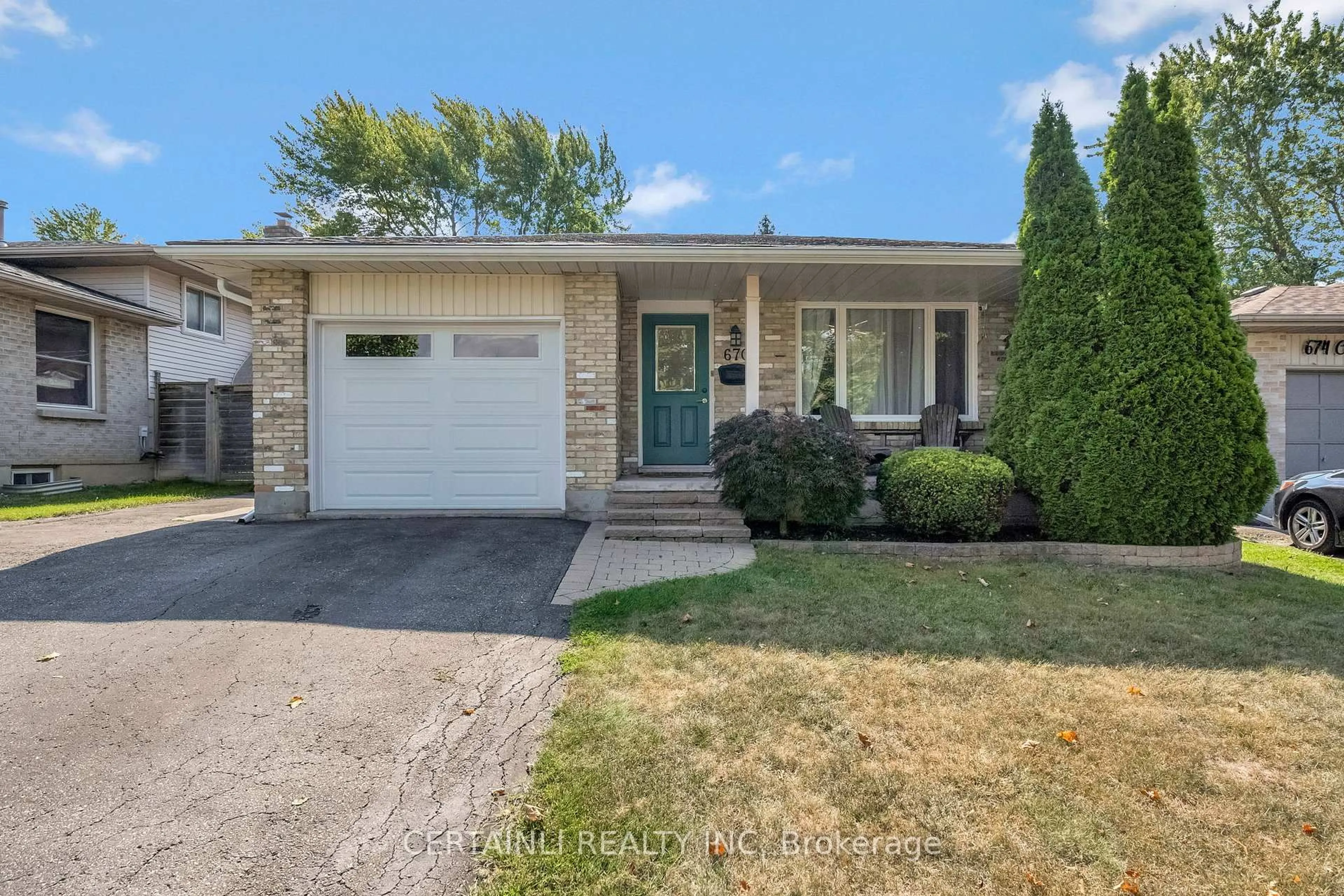 Home with vinyl exterior material, street for 670 Chiddington Ave, London South Ontario N6C 2W7