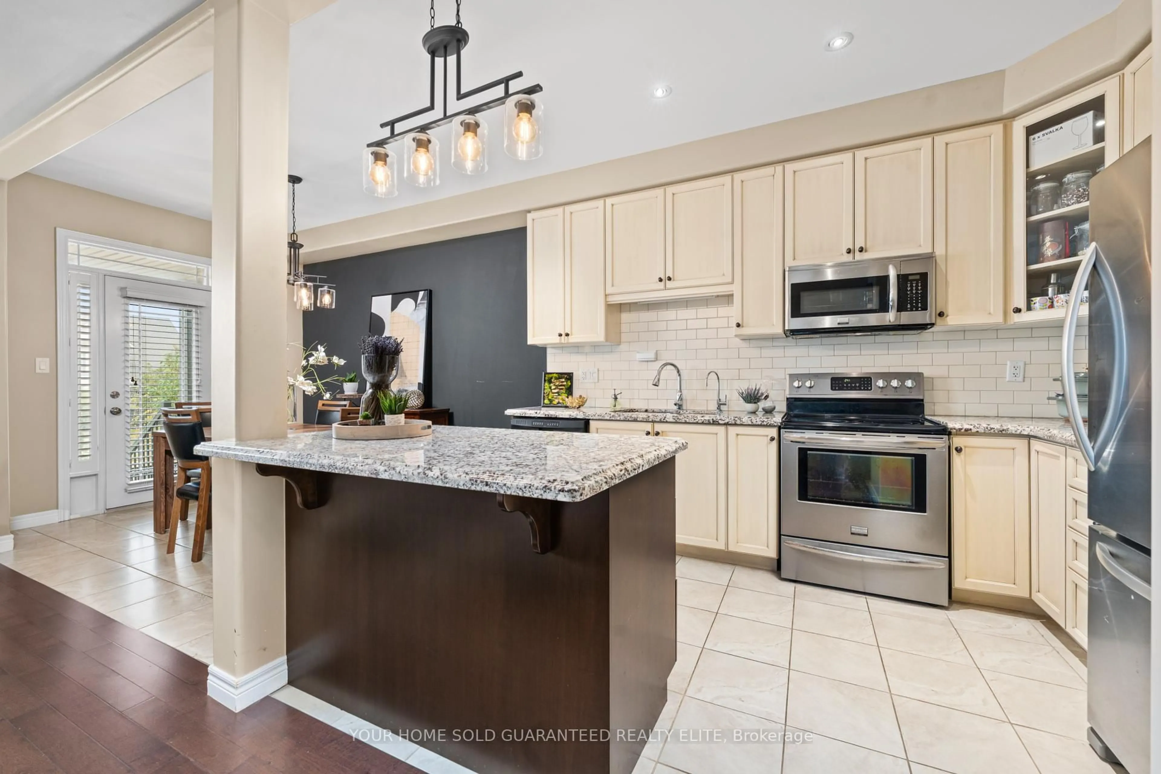 Open concept kitchen, ceramic/tile floor for 6 Chestnut Dr #16, Grimsby Ontario L3M 0C4