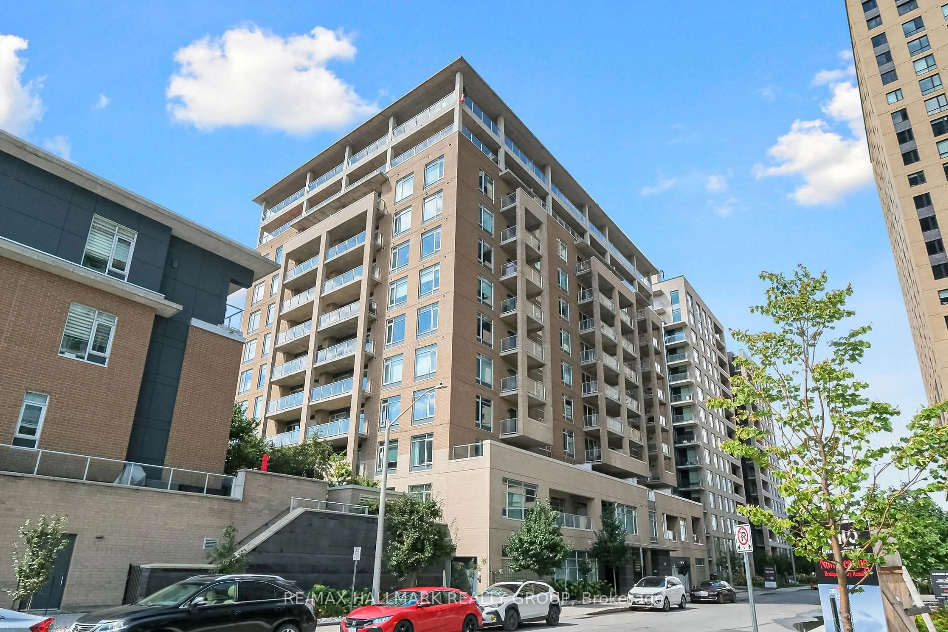 Unknown for 100 Champagne Ave #706, Ottawa Ontario K1S 4P4