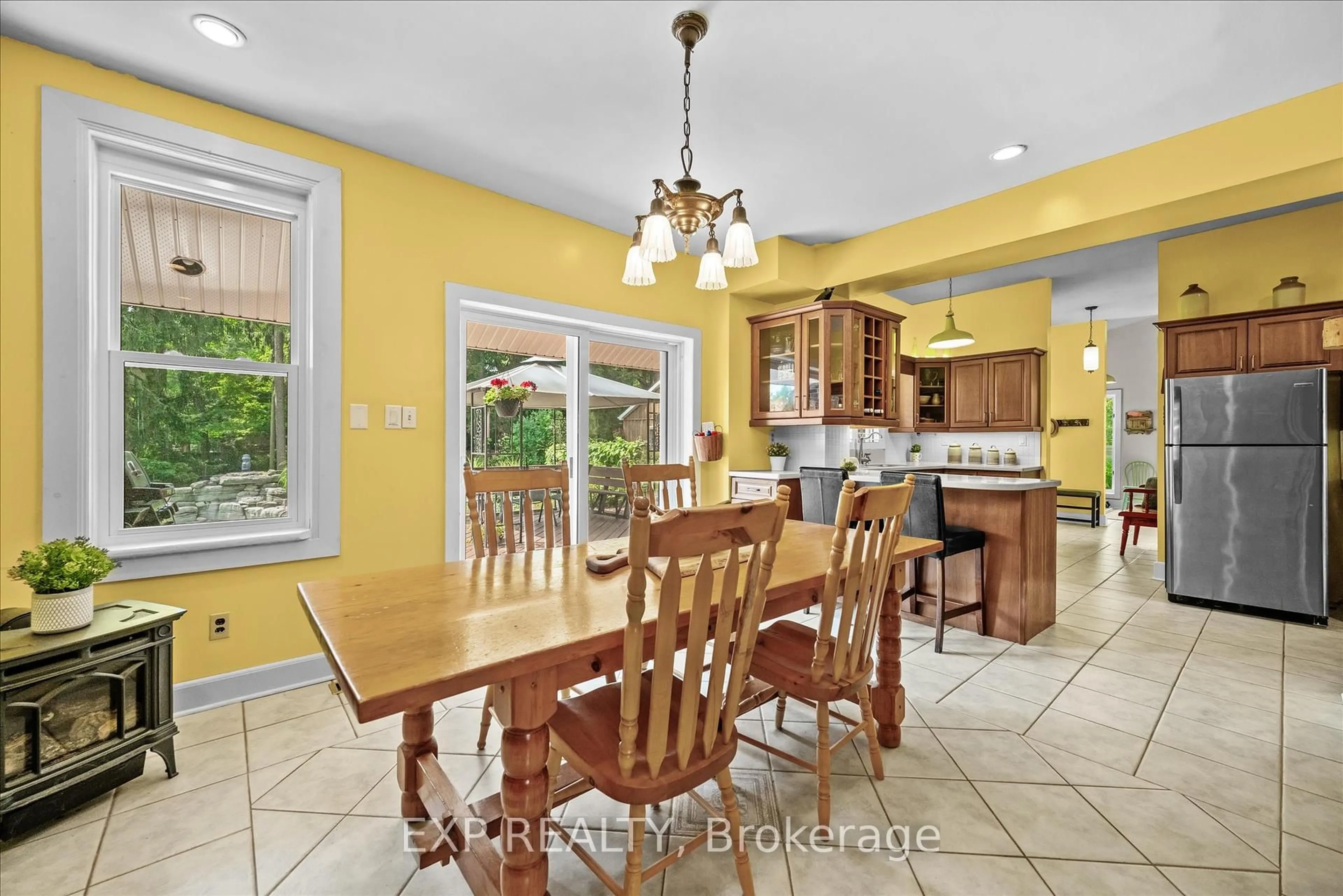 Dining room, ceramic/tile floor for 34 Field Rd, Hamilton Ontario L0R 1R0