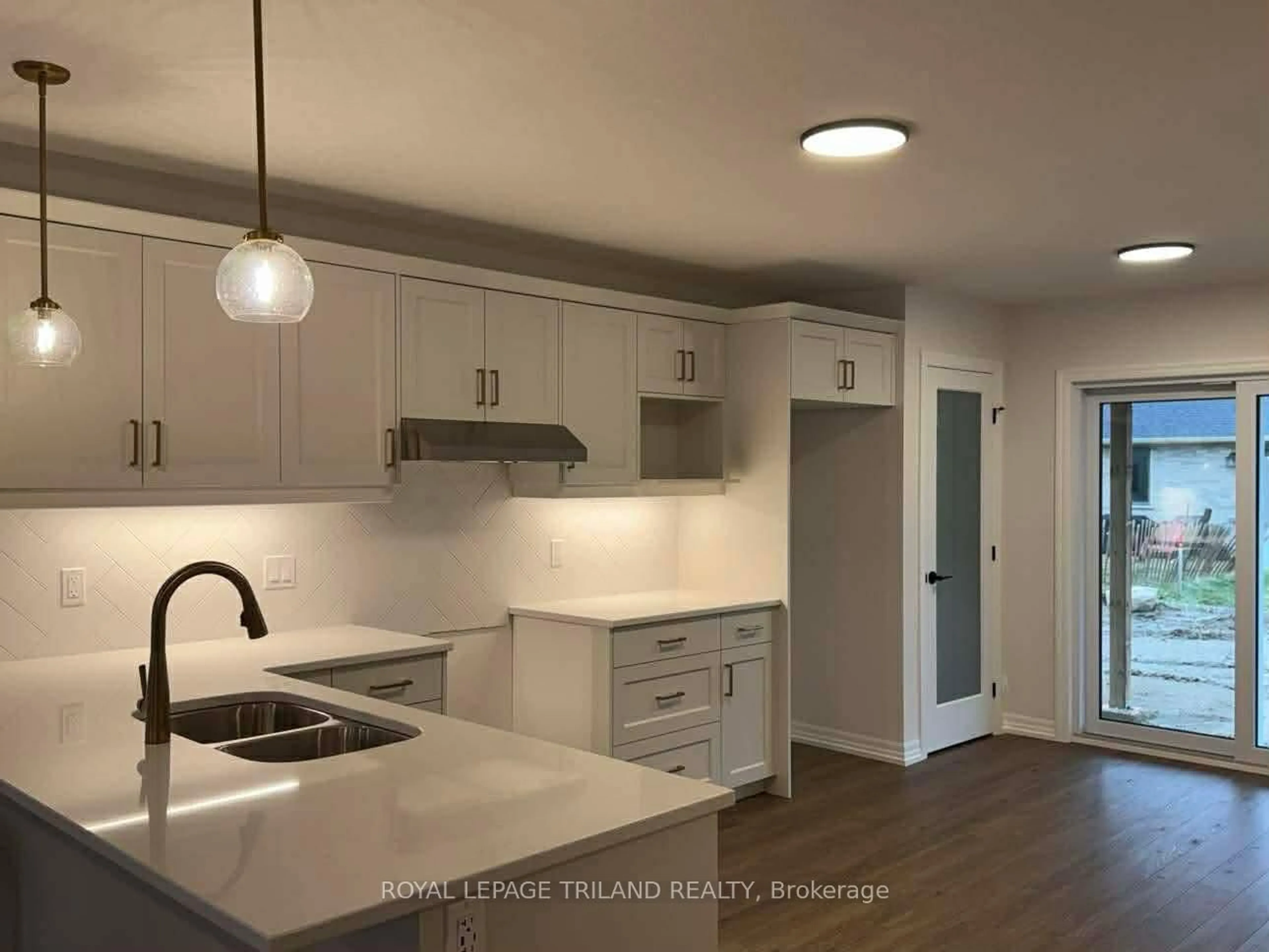 Open concept kitchen, unknown for 14 HARROW Lane, St. Thomas Ontario N5R 0P3