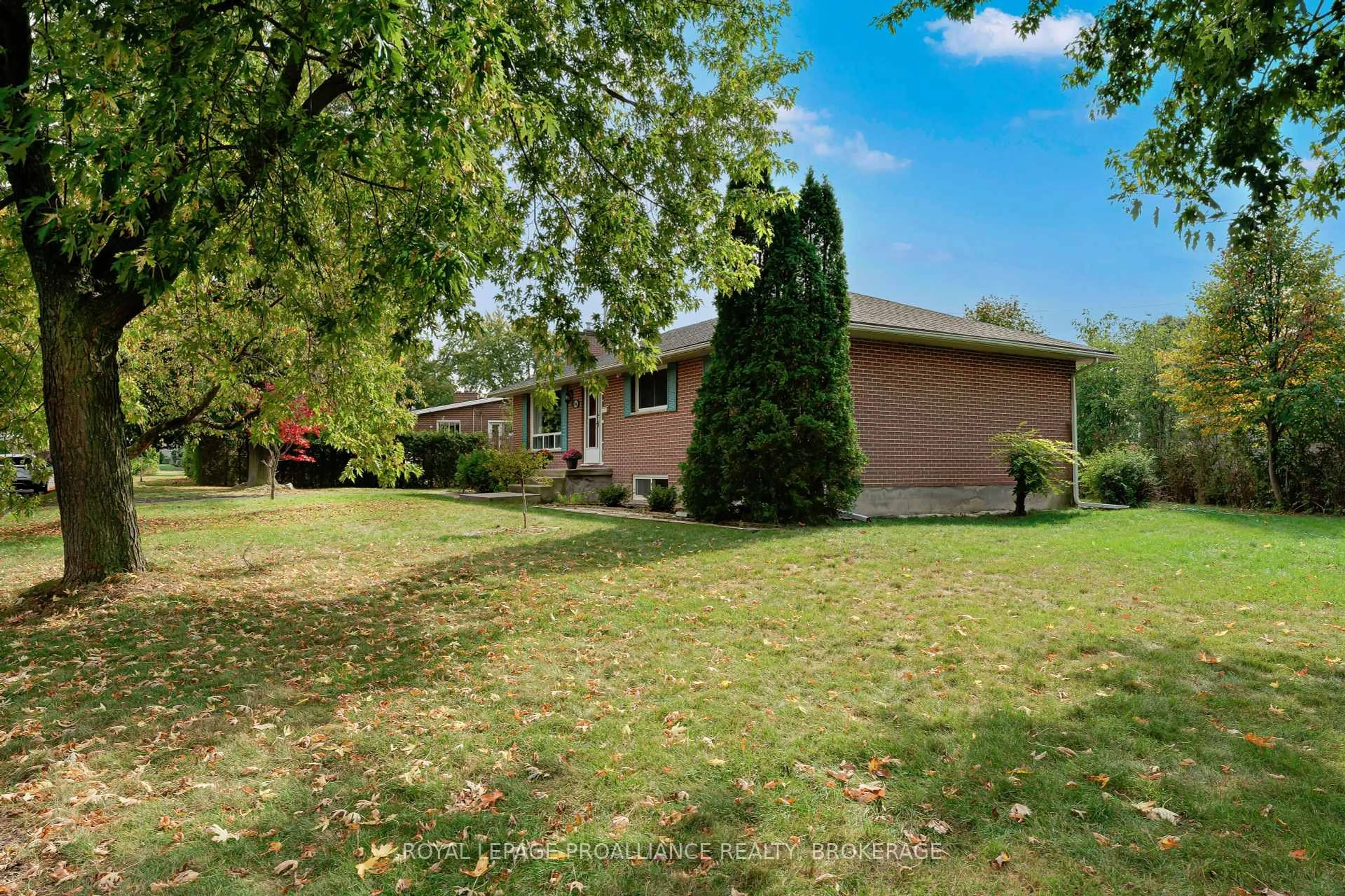Unknown for 64 Michael Grass Cres, Kingston Ontario K7M 2W3