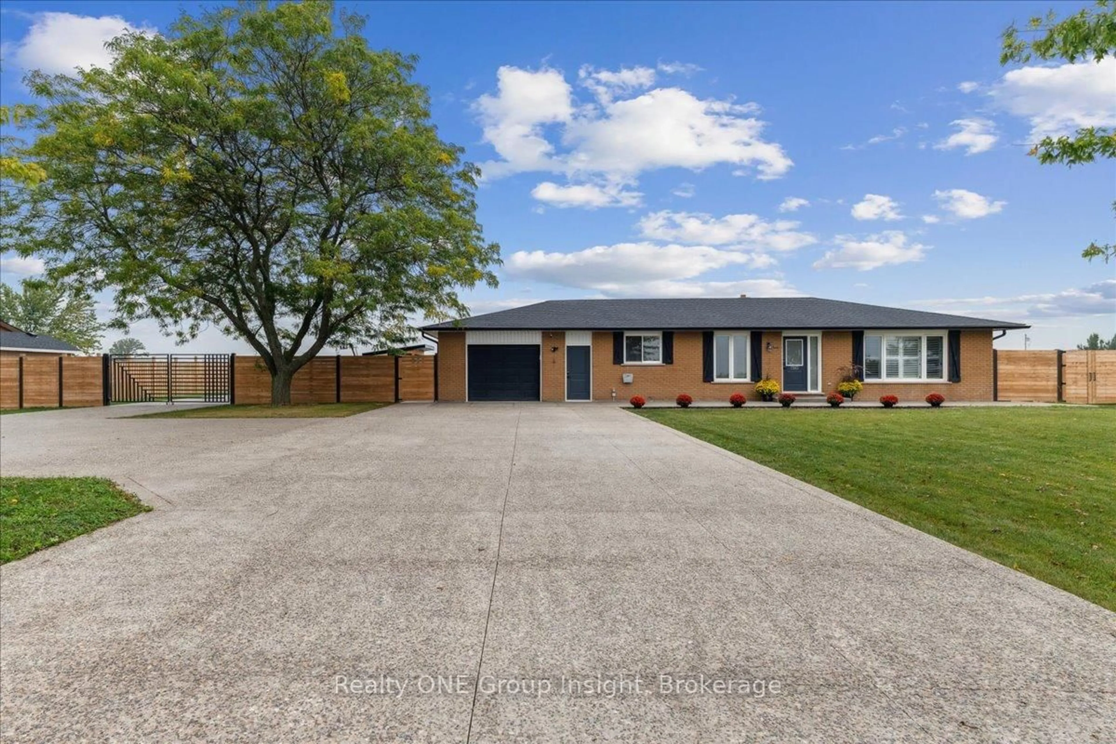 A pic from outside/outdoor area/front of a property/back of a property/a pic from drone, street for 214 Binbrook Rd, Hamilton Ontario L0R 1C0