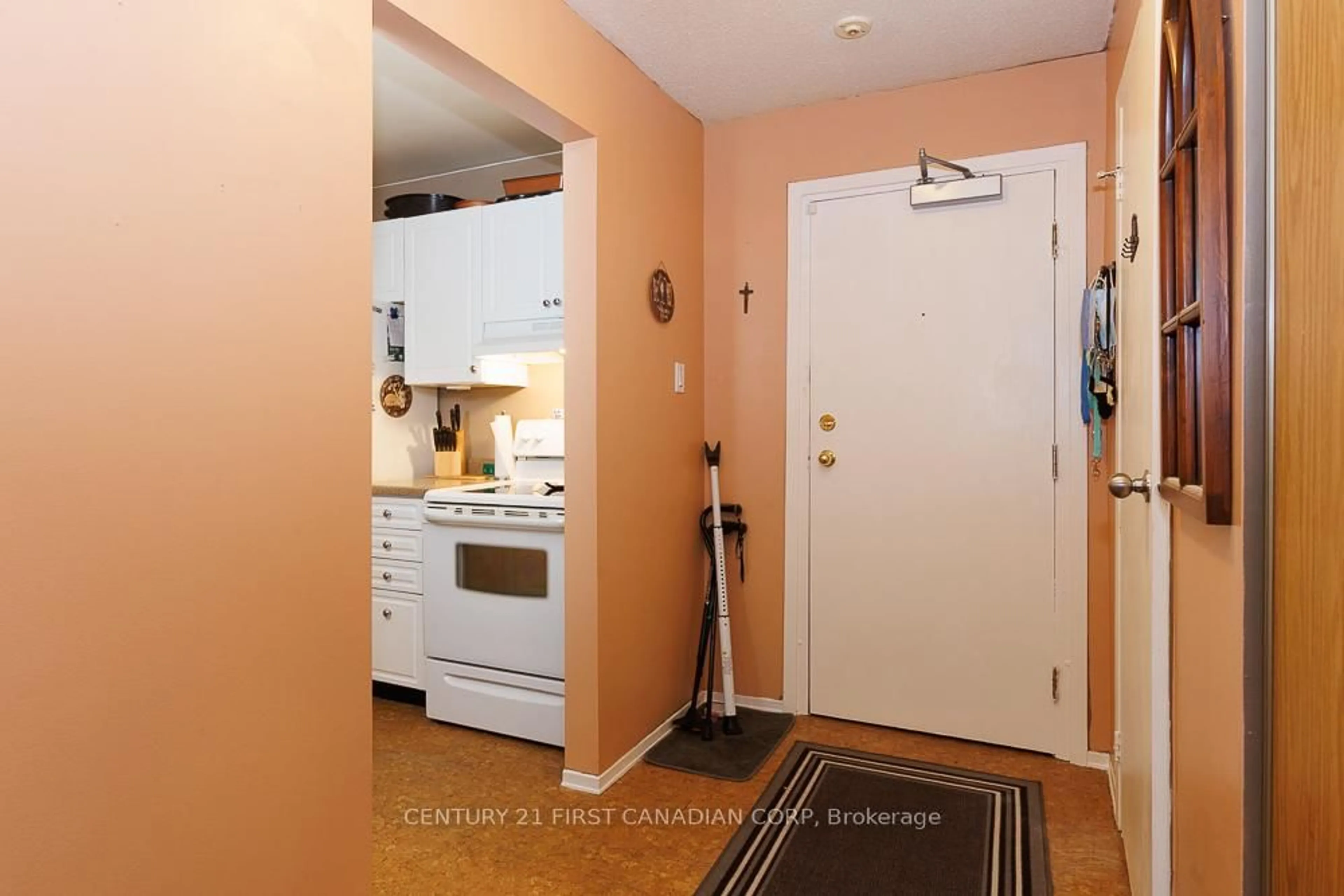 Indoor entryway for 725 Deveron Cres #204, London South Ontario N5Z 4X3
