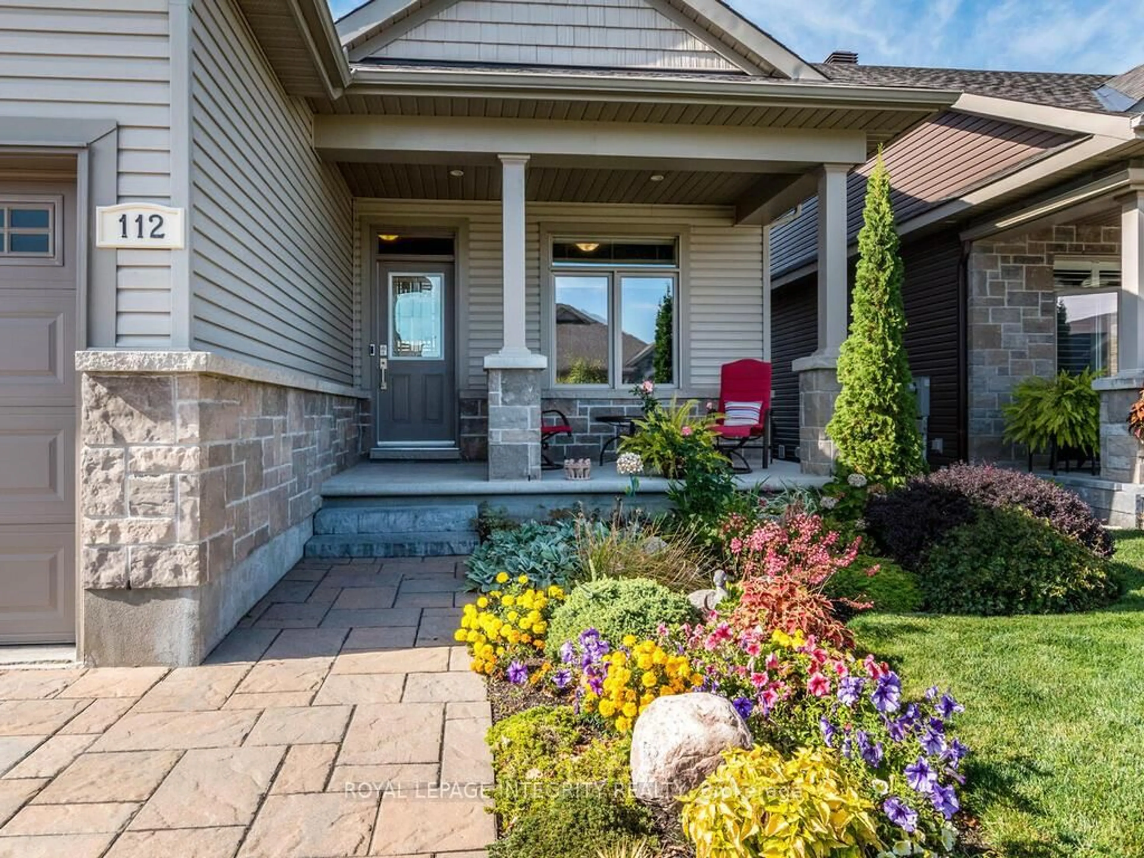 Unknown for 112 Elfin Grve, Stittsville Ontario K2V 0B7