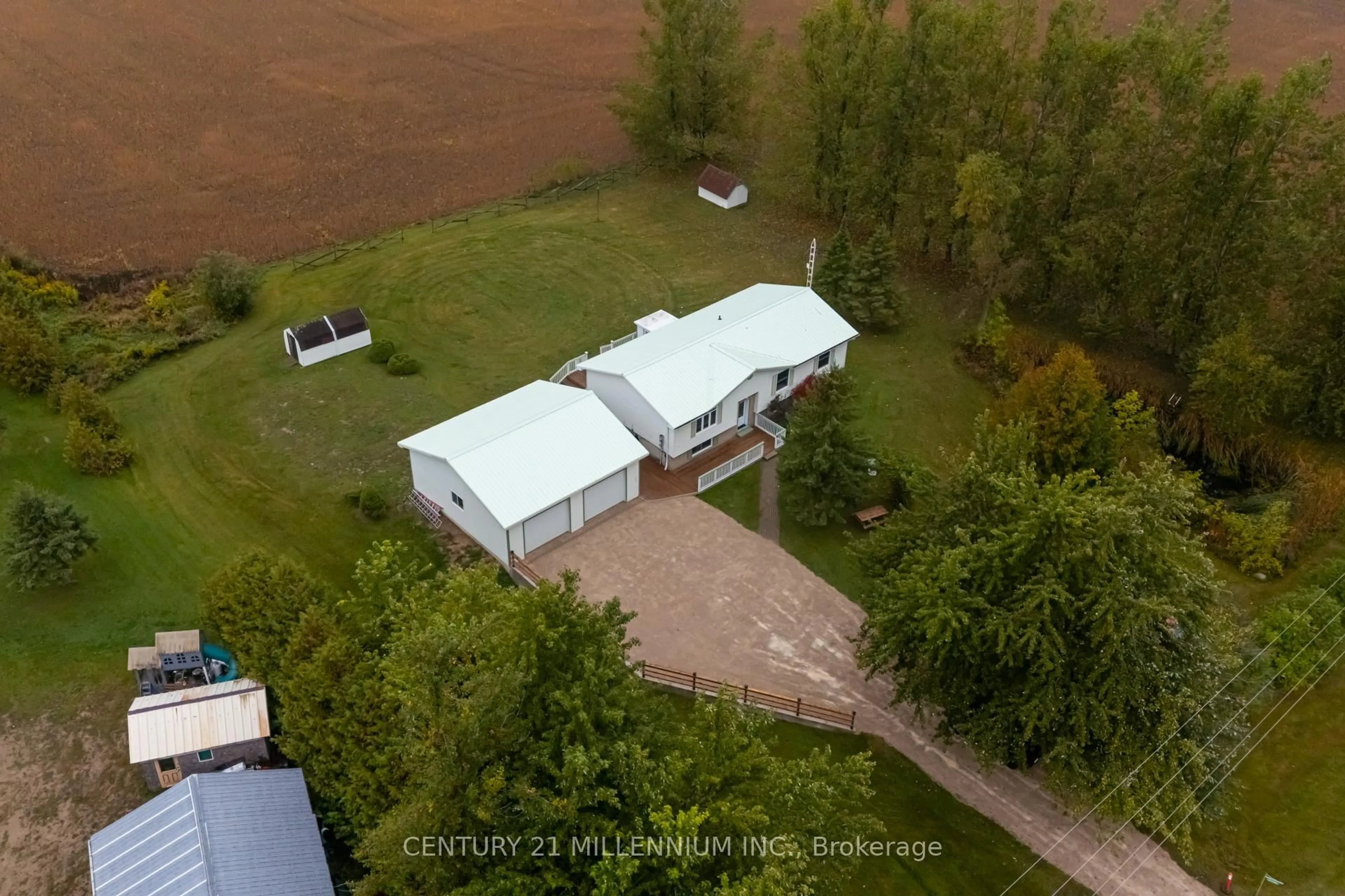 A pic from outside/outdoor area/front of a property/back of a property/a pic from drone, building for 077286 7th Line, Melancthon Ontario L9V 2B5