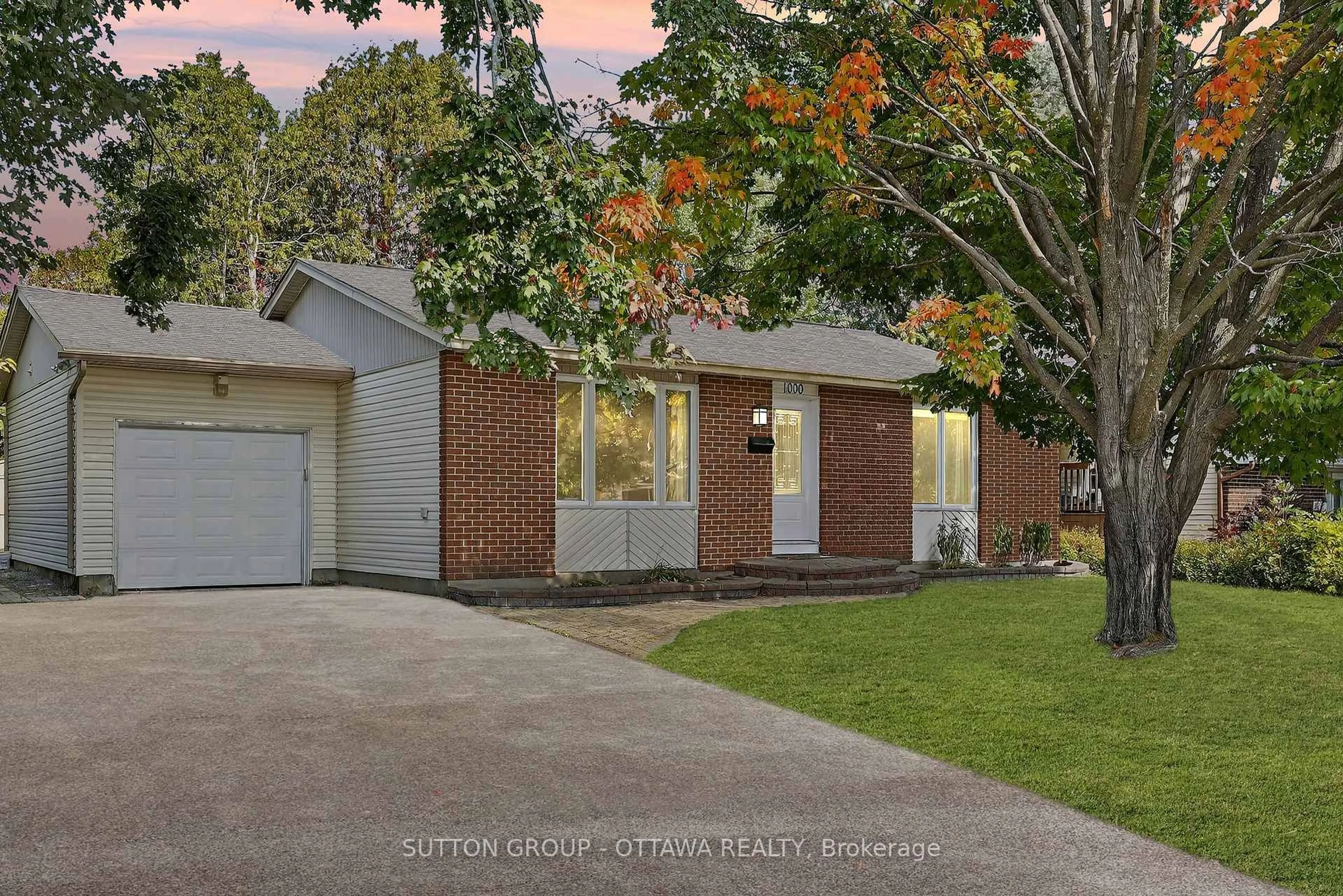 Home with brick exterior material, street for 1000 Adley Rd, Ottawa Ontario K1J 8B9