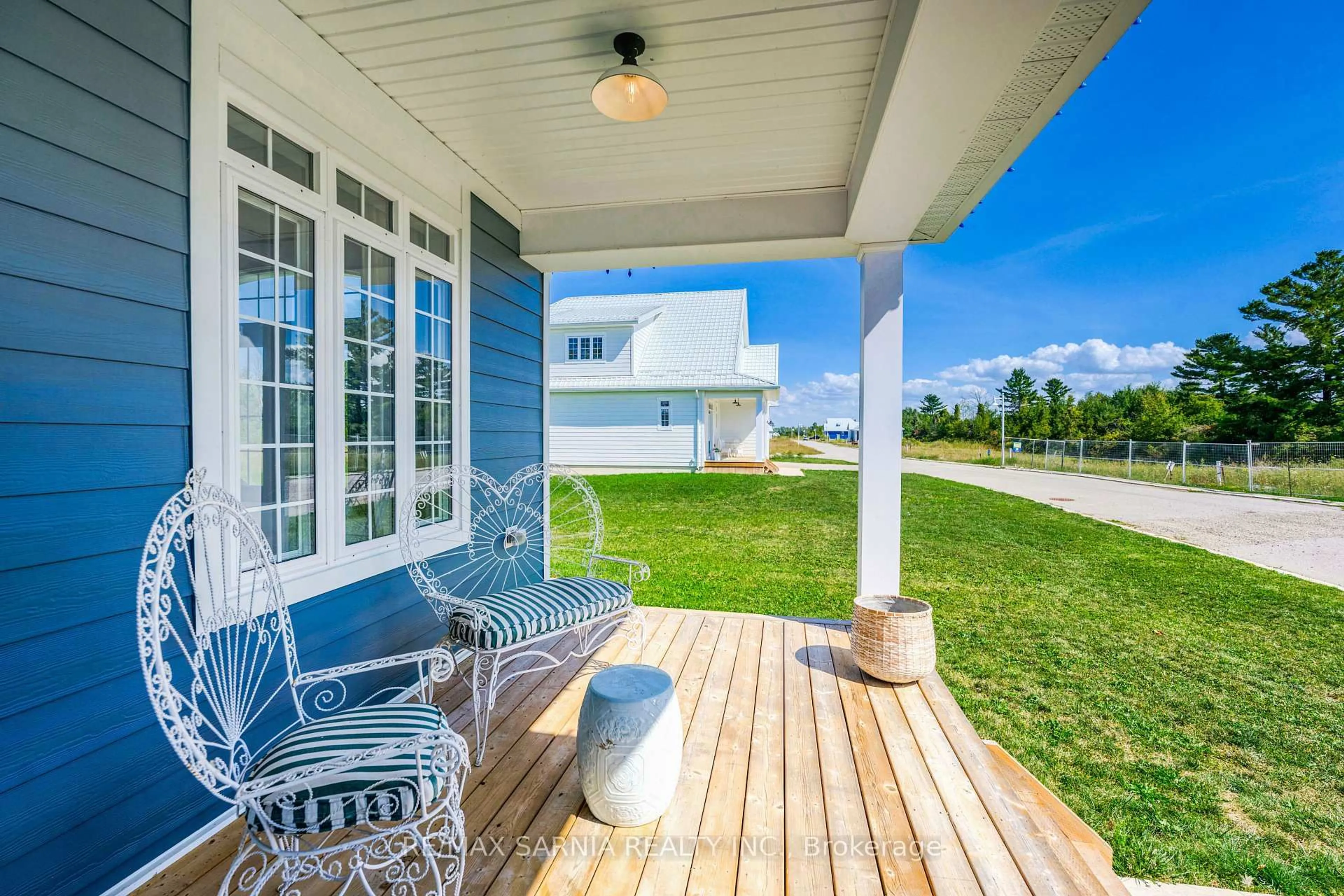 Patio, water/lake/river/ocean view for 7604 THOMAS St, Plympton-Wyoming Ontario N0N 1J0