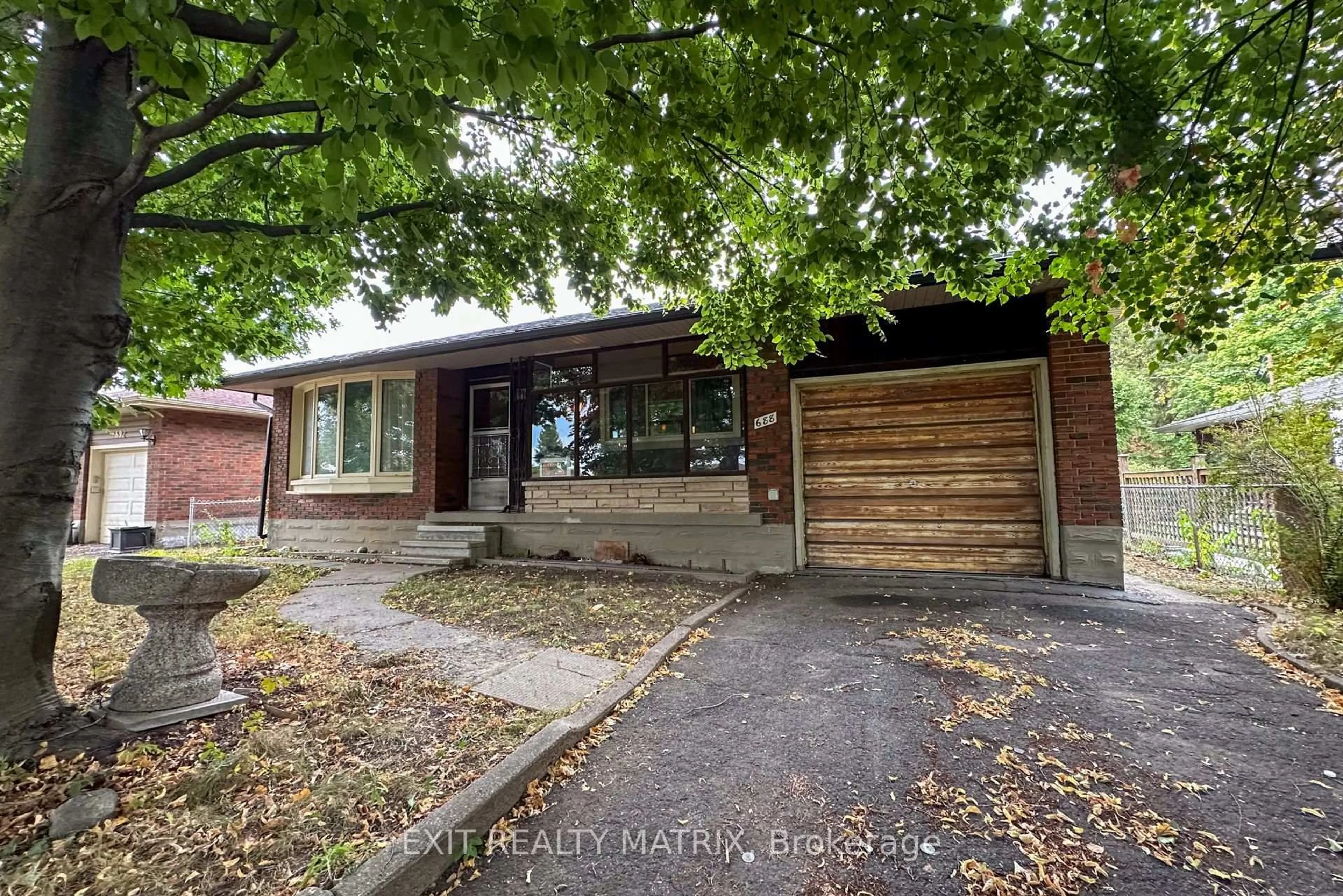Home with brick exterior material, street for 688 Ellen Ave, Ottawa Ontario K1G 2Z6