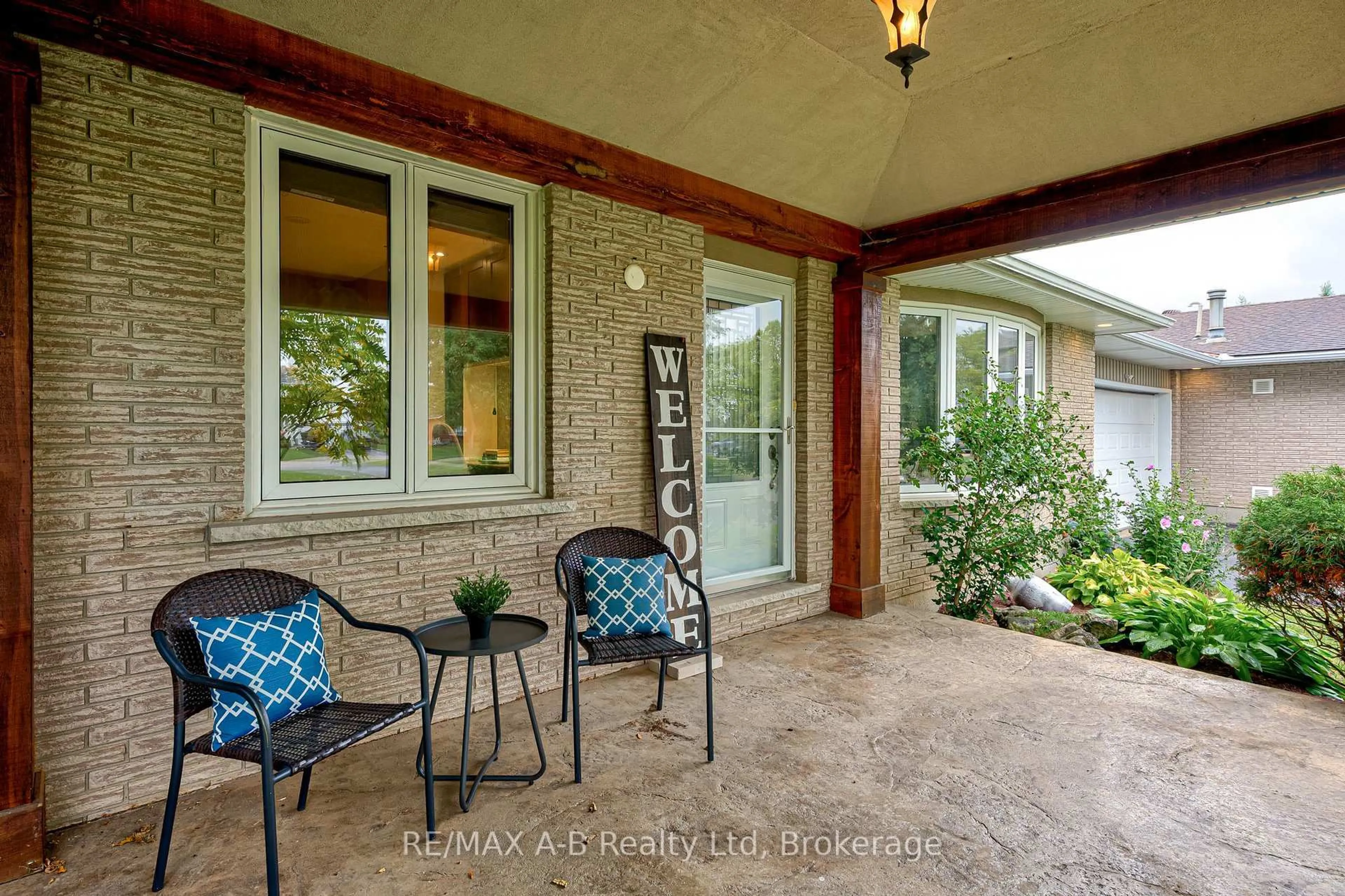 Patio, street for 254 Boyce St, Perth South Ontario N0K 1X0