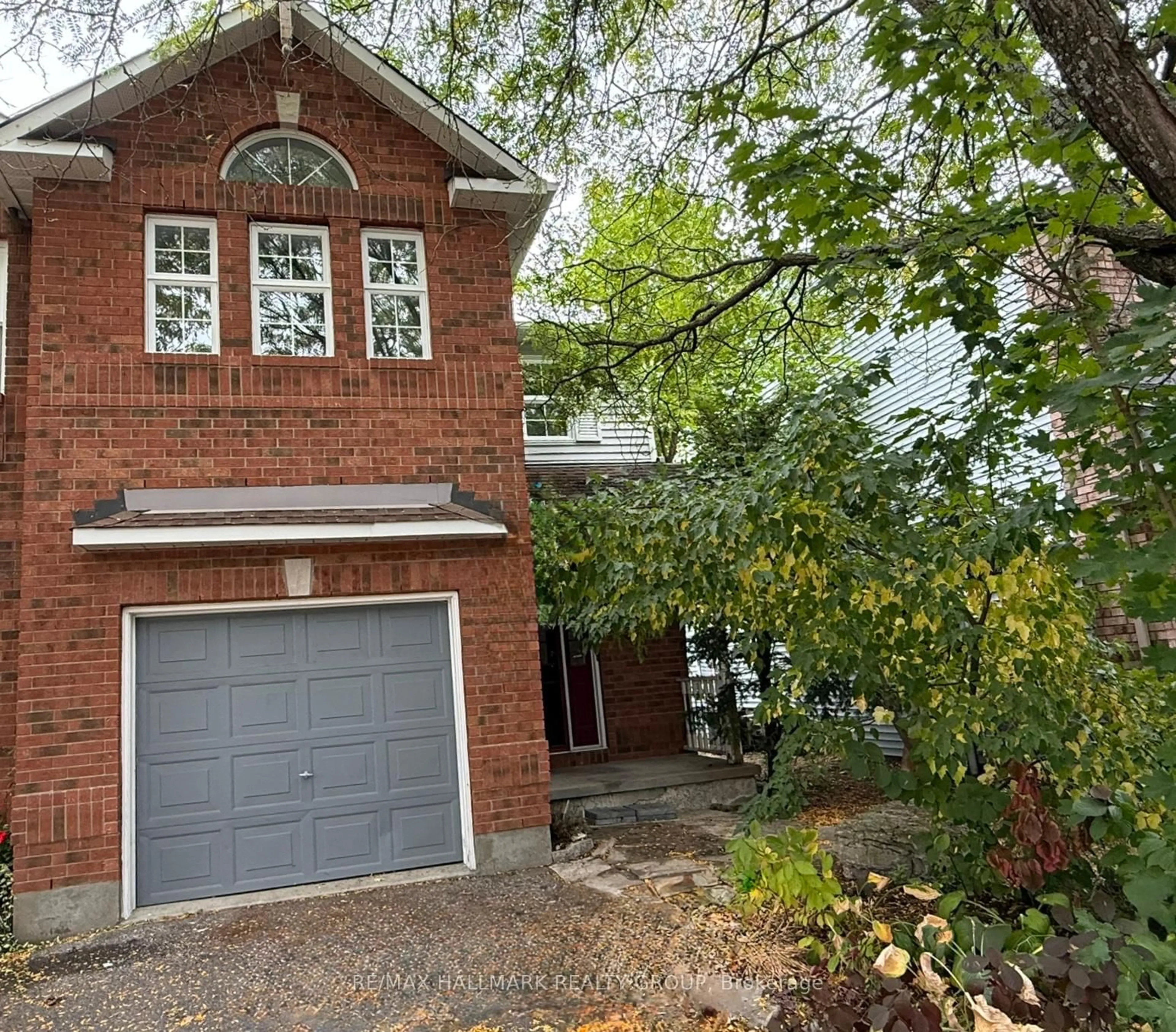 Home with brick exterior material, street for 195 Blackdome Cres, Kanata Ontario K2T 1A6