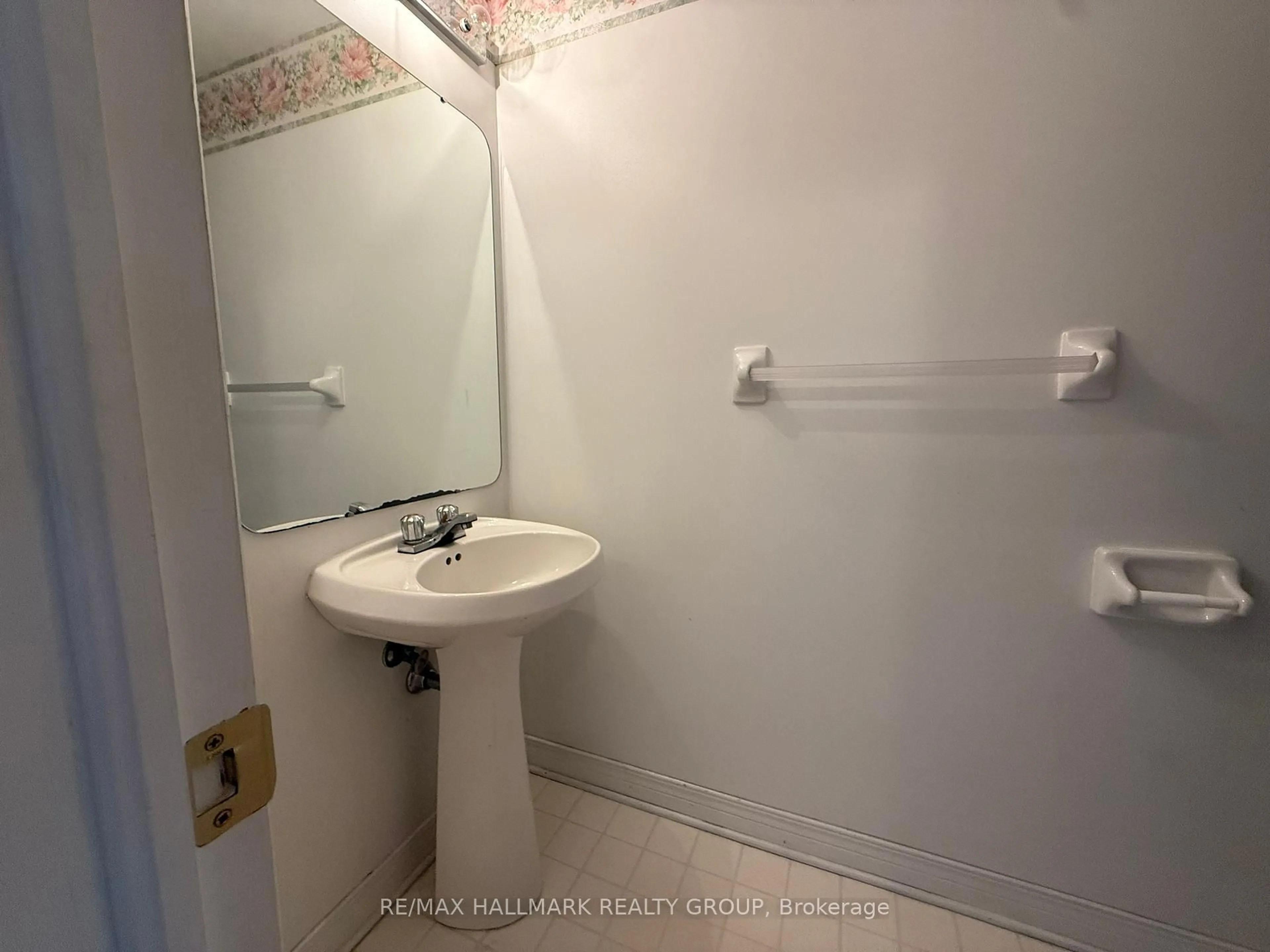 Standard bathroom, unknown for 195 Blackdome Cres, Kanata Ontario K2T 1A6