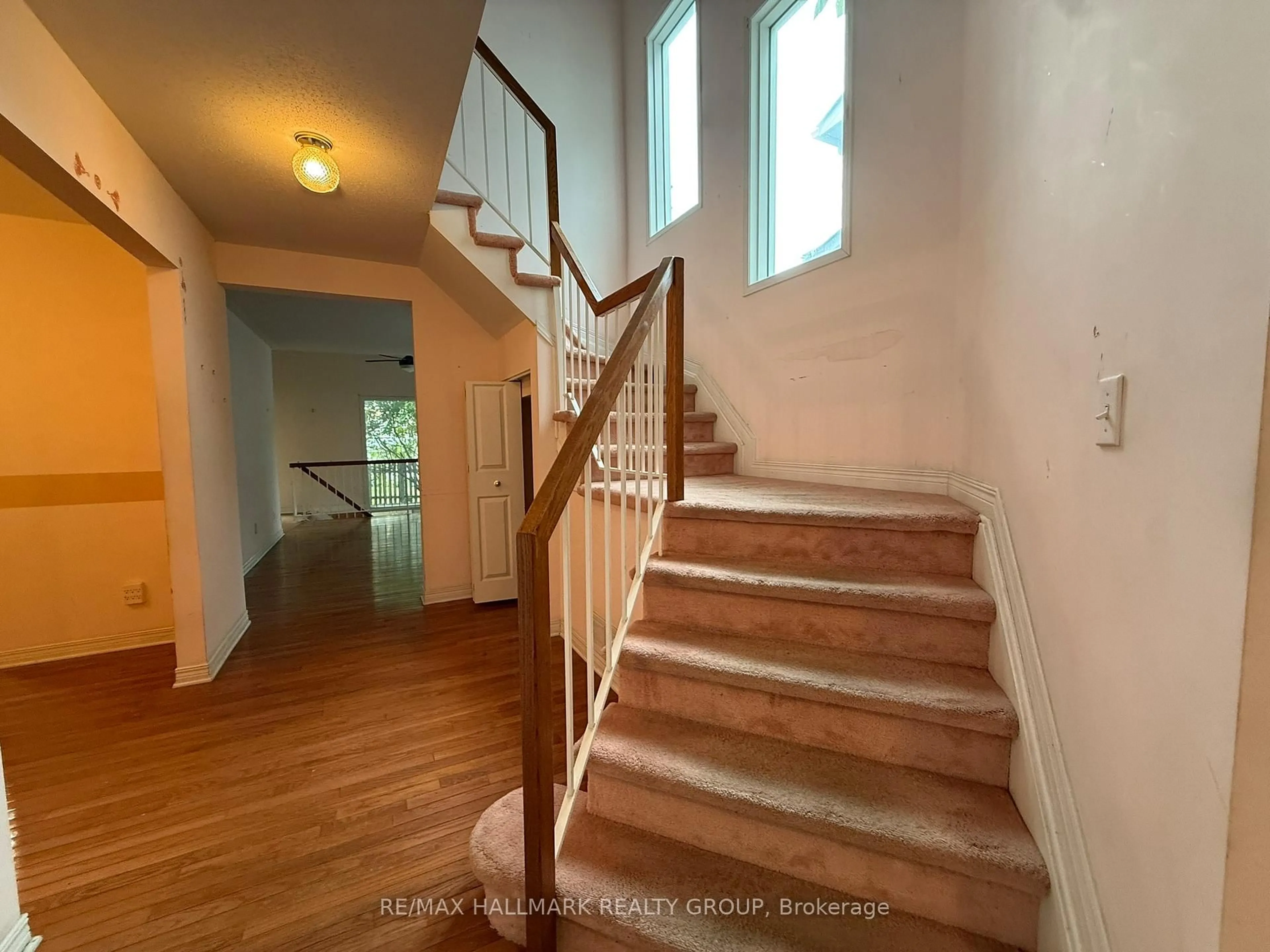 Unknown for 195 Blackdome Cres, Kanata Ontario K2T 1A6