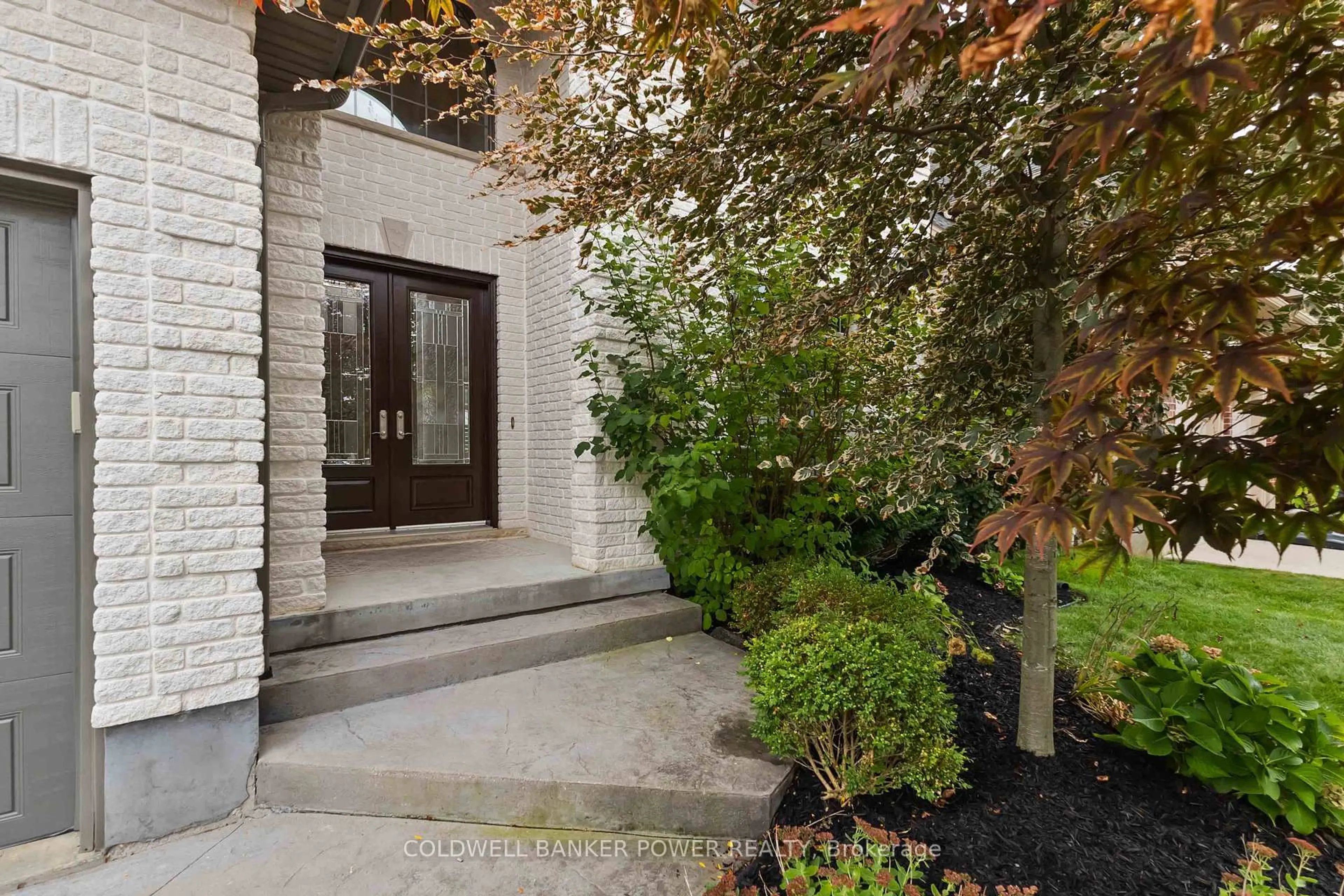 Unknown for 2098 Logans Ru, London South Ontario N6K 0B3