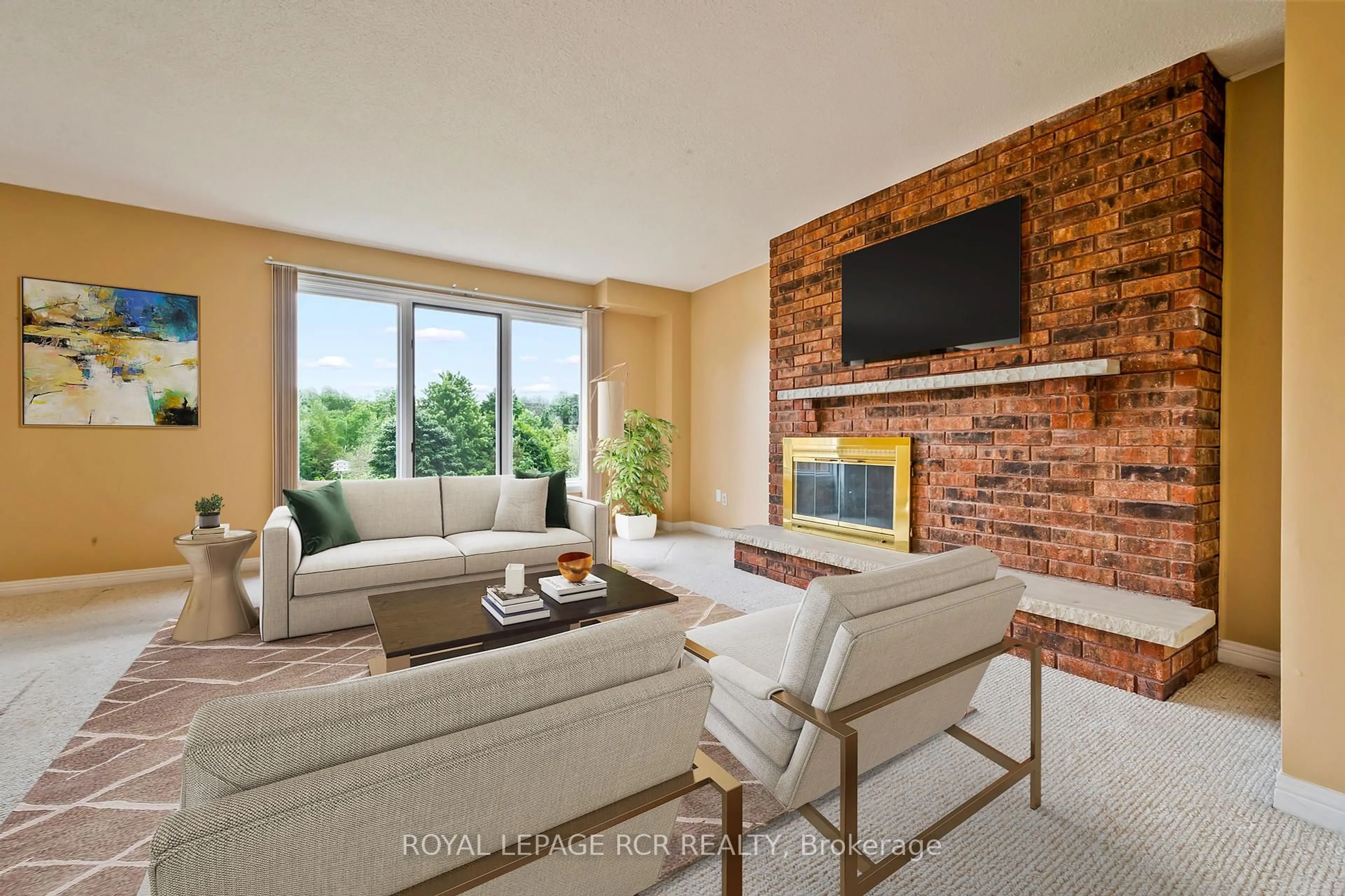 Living room with furniture, unknown for 6 Cedar Ridge Crt, Erin Ontario N0B 1T0