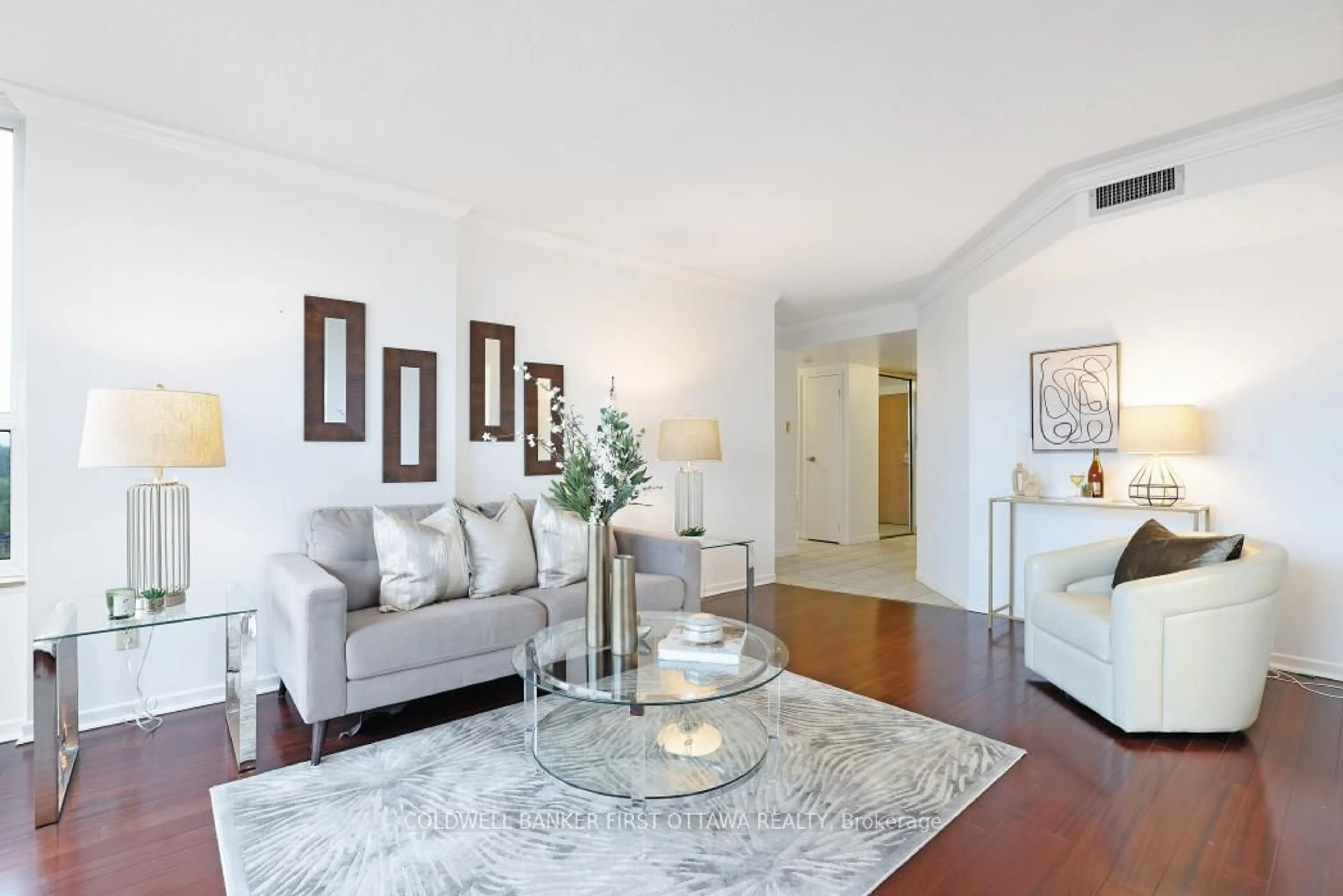Living room with furniture, unknown for 1500 Riverside Dr #807, Ottawa Ontario K1G 4J4