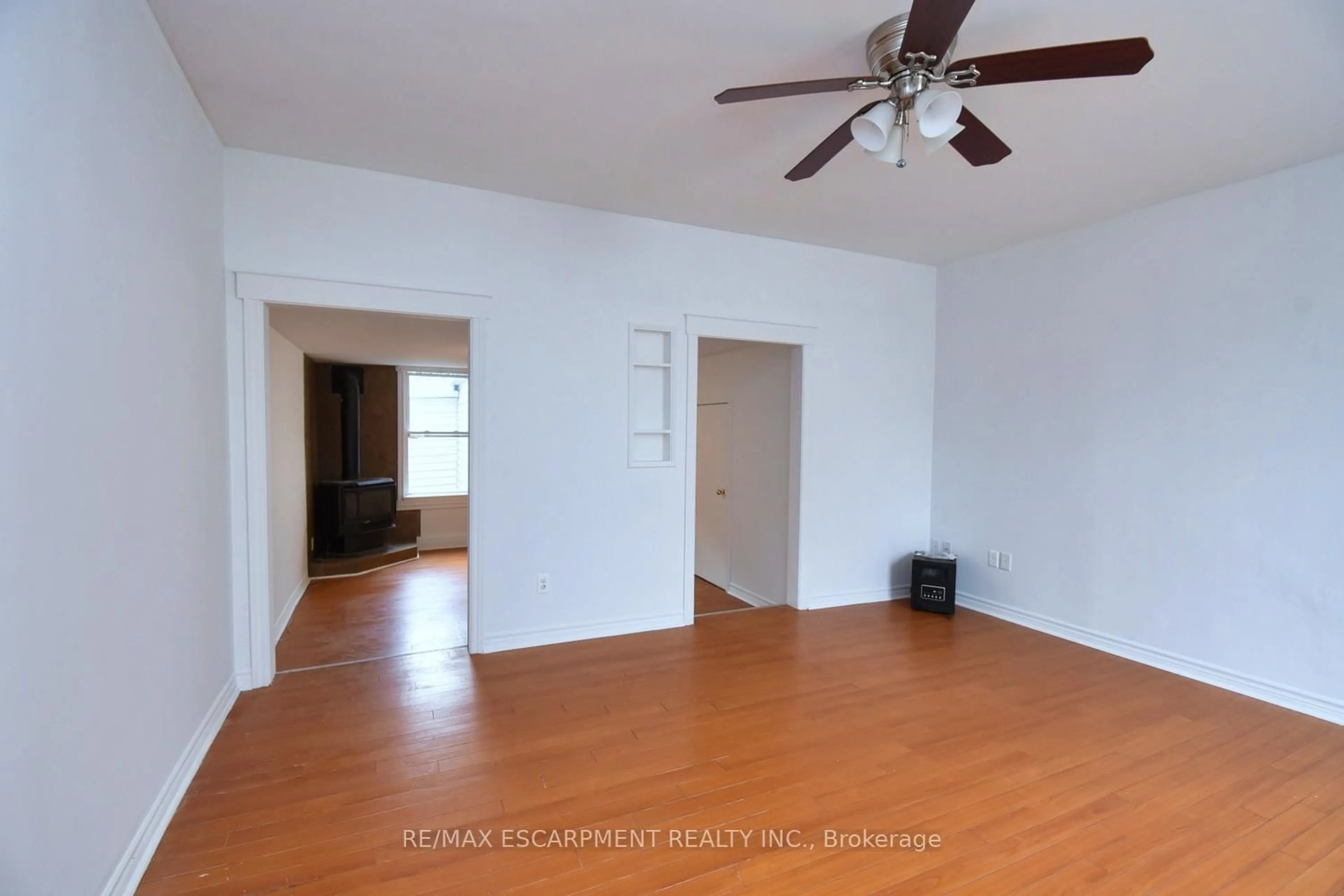 A pic of a room for 122 Evans St, Hamilton Ontario L8L 1W7