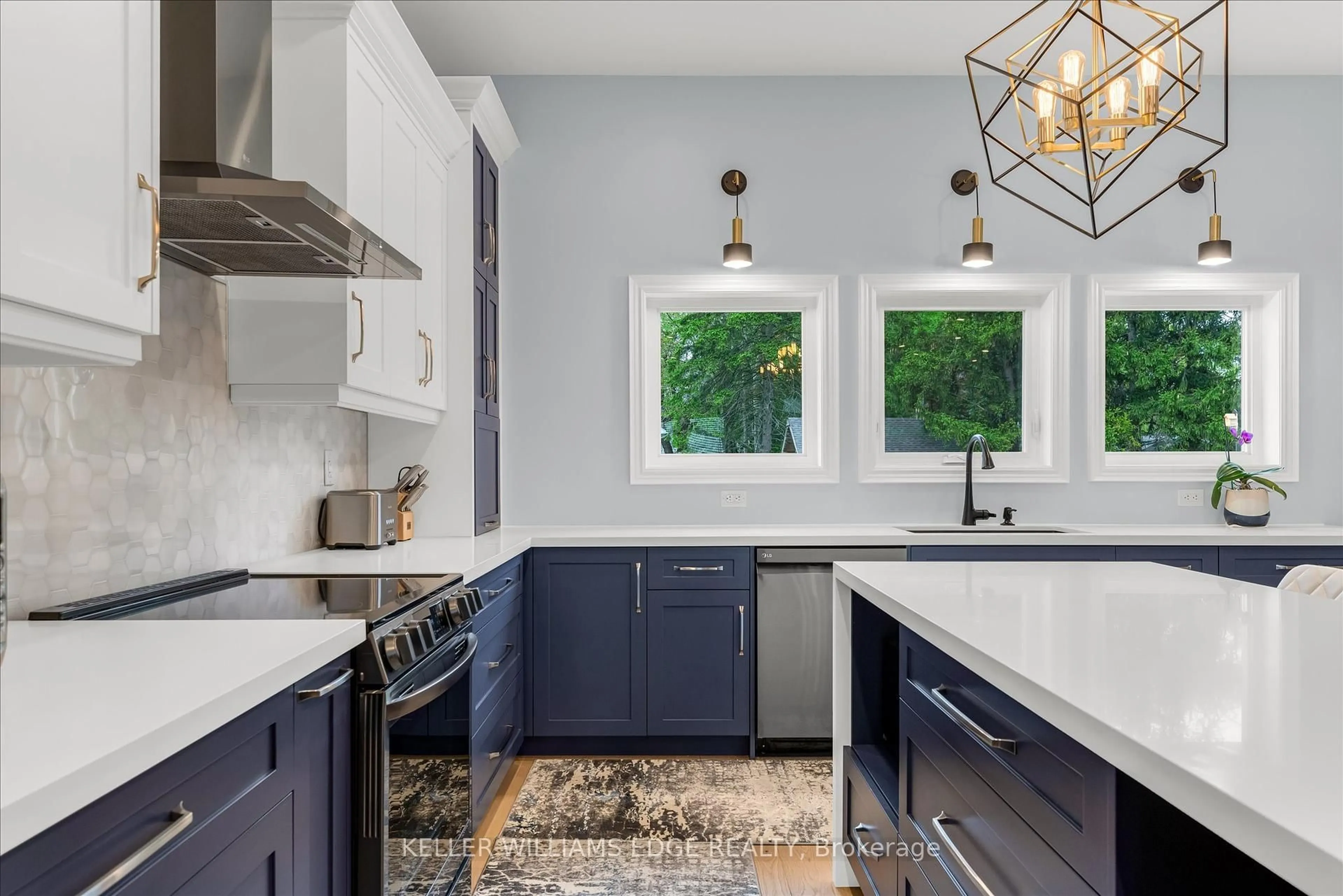 Contemporary kitchen, ceramic/tile floor for 156 Hetram Crt, Fort Erie Ontario L0S 1B0