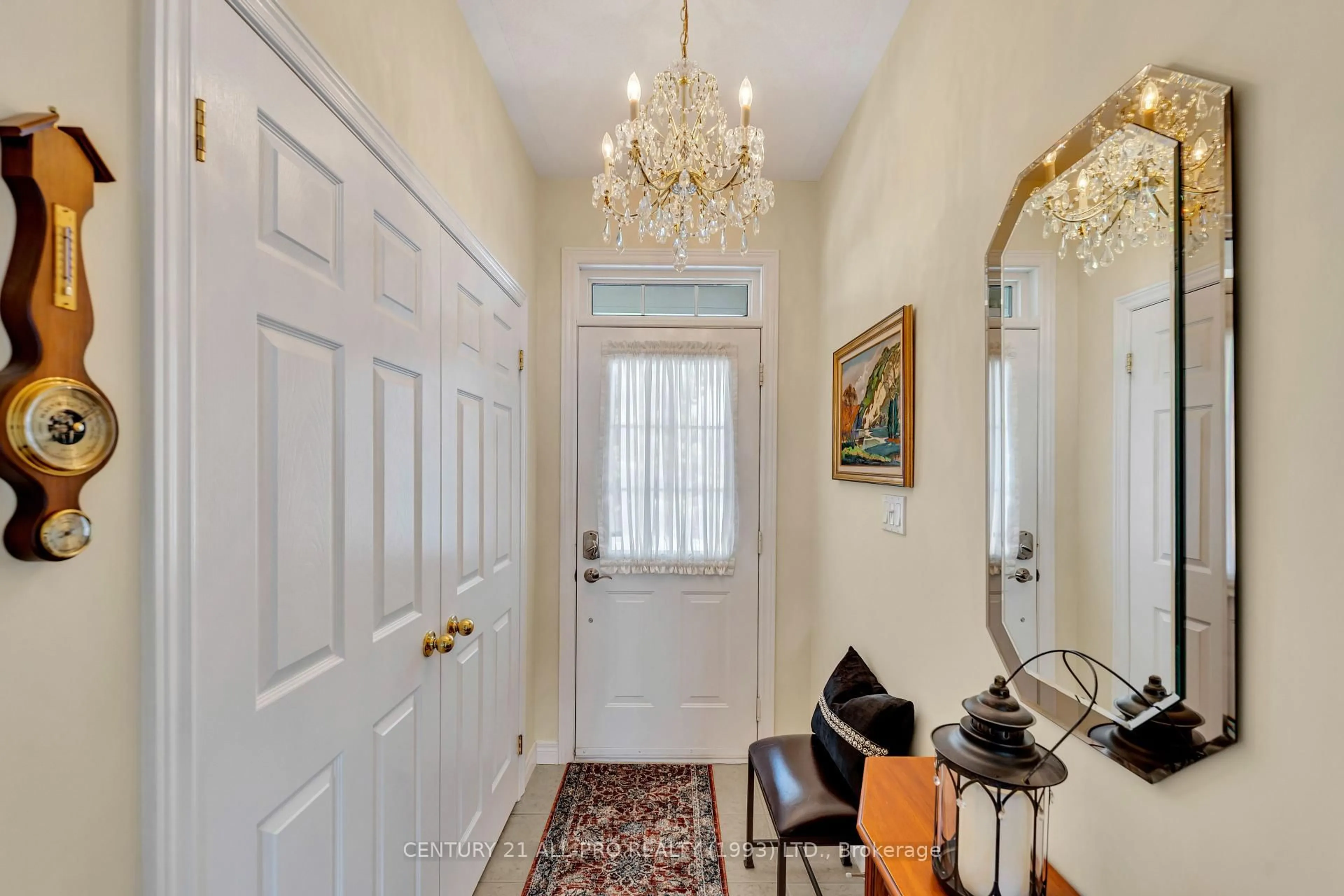 Indoor entryway for 745 Prince Of Wales Dr, Cobourg Ontario K9A 5X9