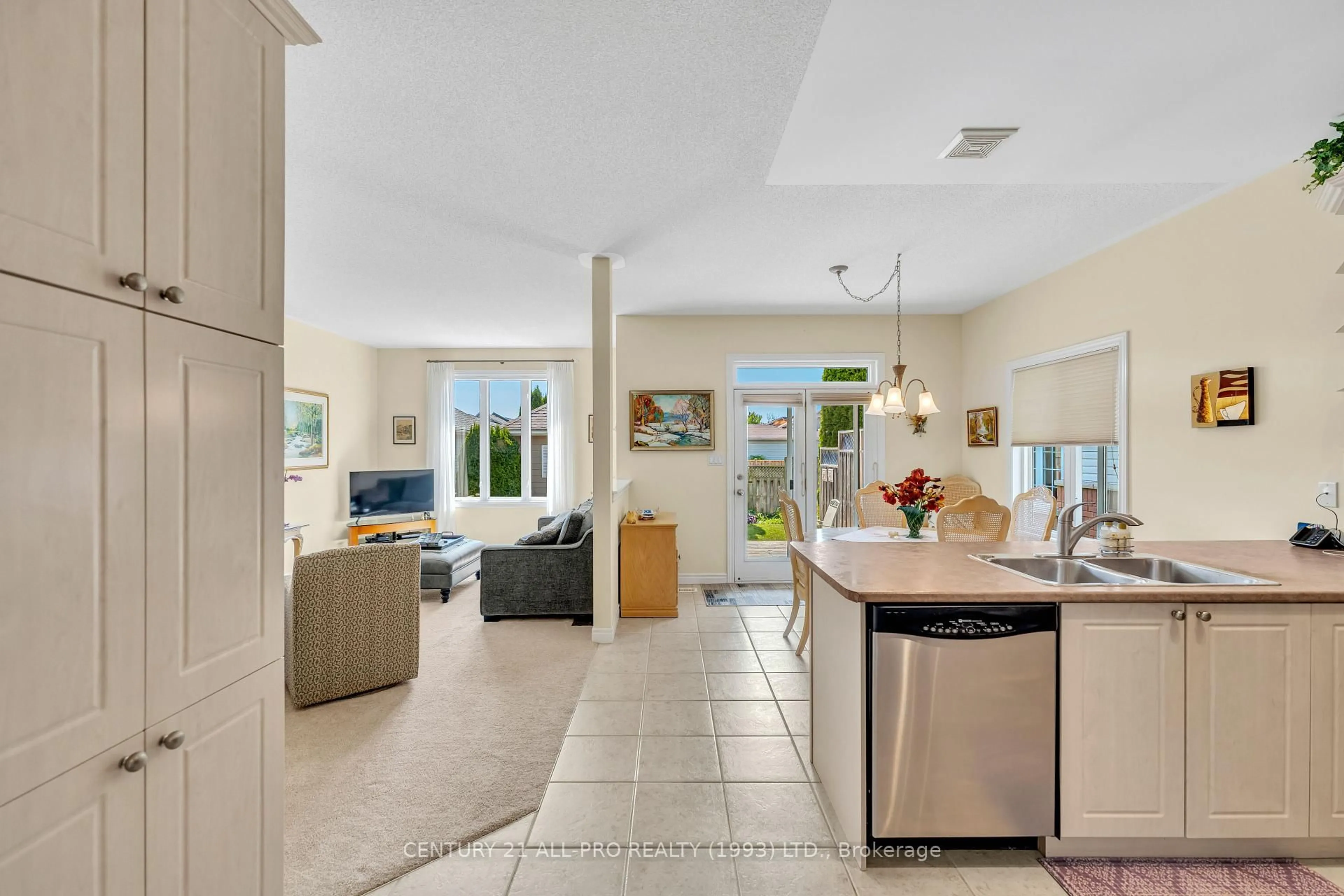 Open concept kitchen, ceramic/tile floor for 745 Prince Of Wales Dr, Cobourg Ontario K9A 5X9