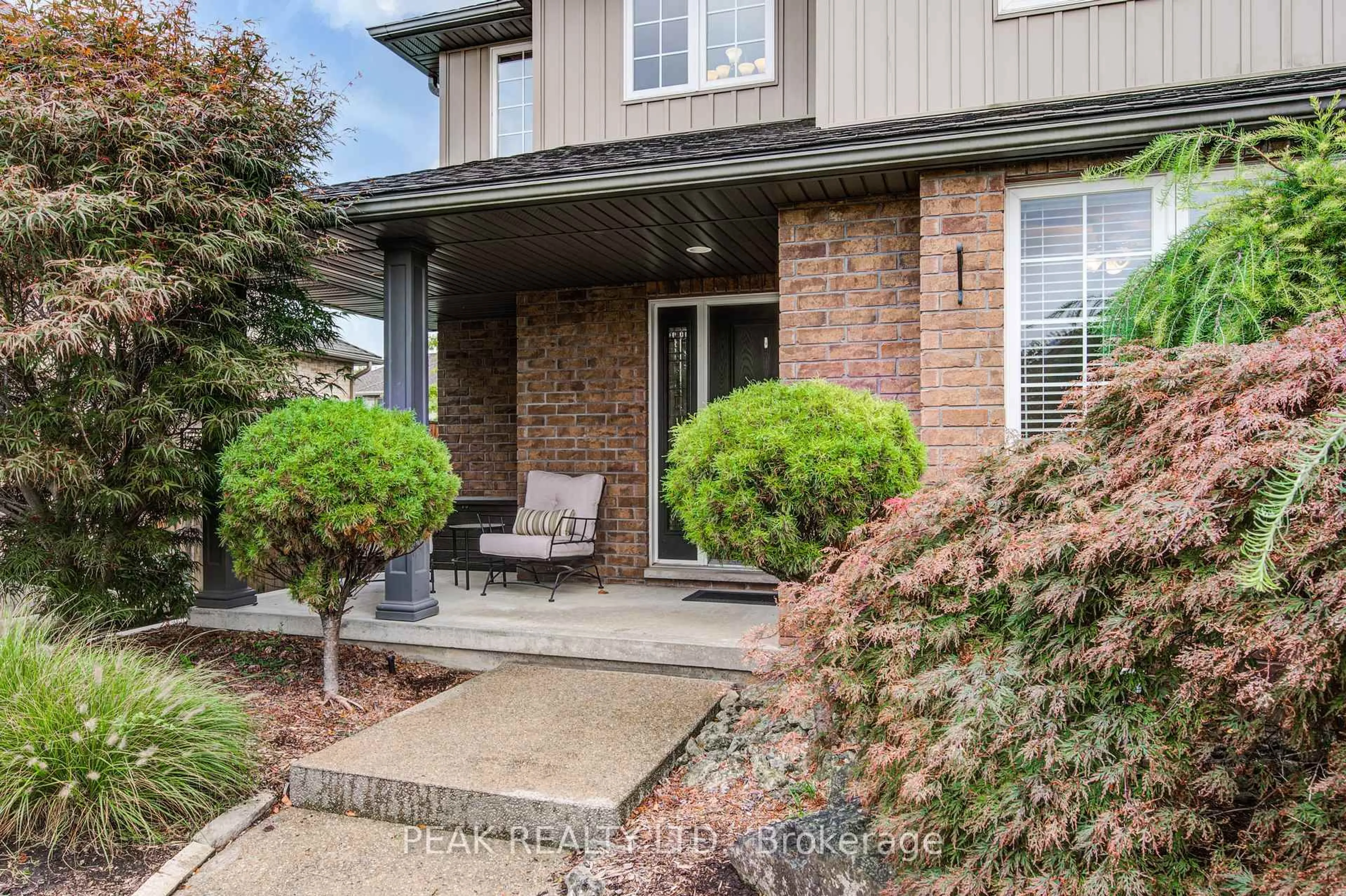 Home with brick exterior material, street for 38 Westview Crt, Woodstock Ontario N4T 0B8