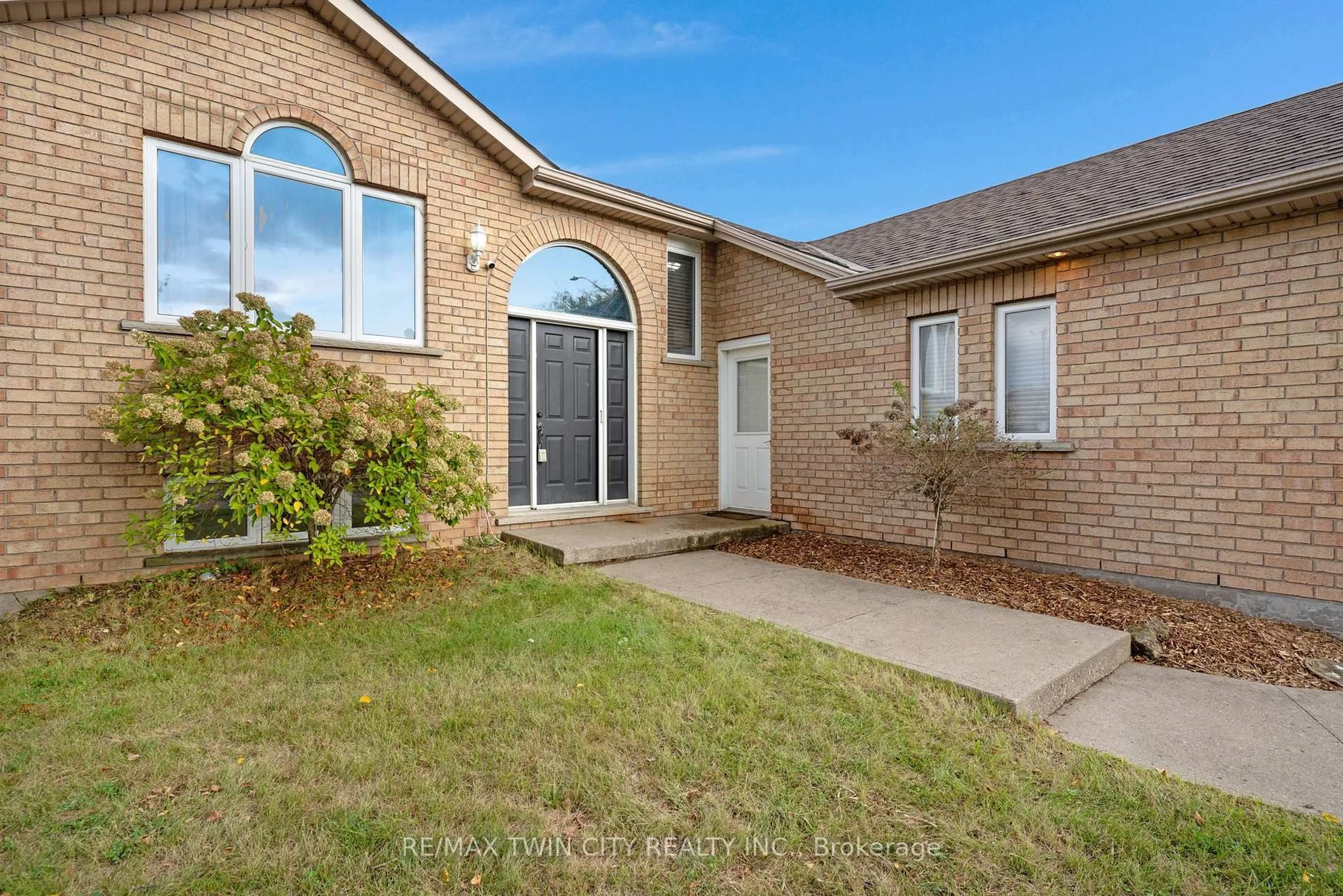 Home with brick exterior material, street for 175 Stirling Macgregor Dr, Cambridge Ontario N1S 4Z8
