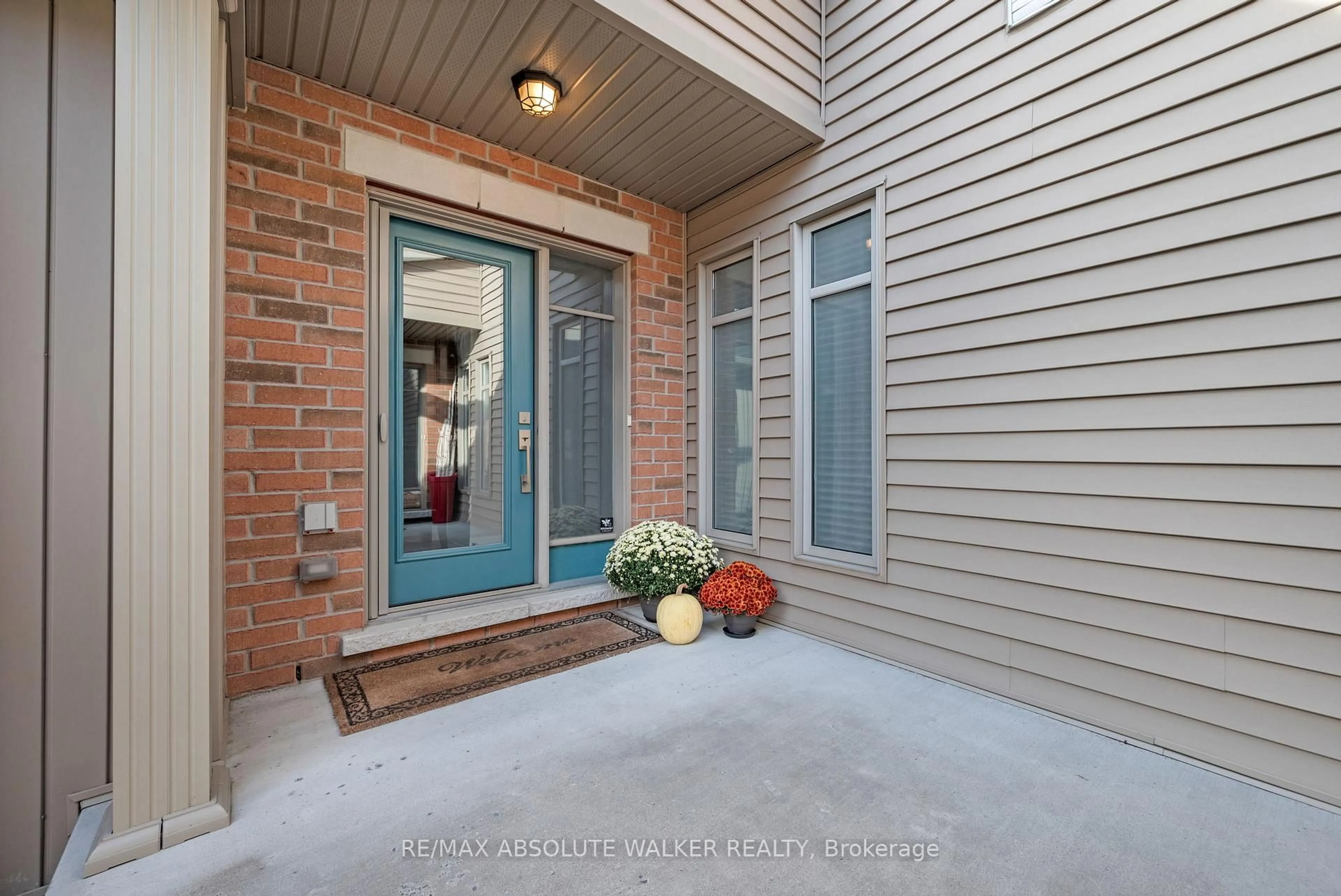Indoor entryway for 49 Aveia Private, Ottawa Ontario K4A 0X1