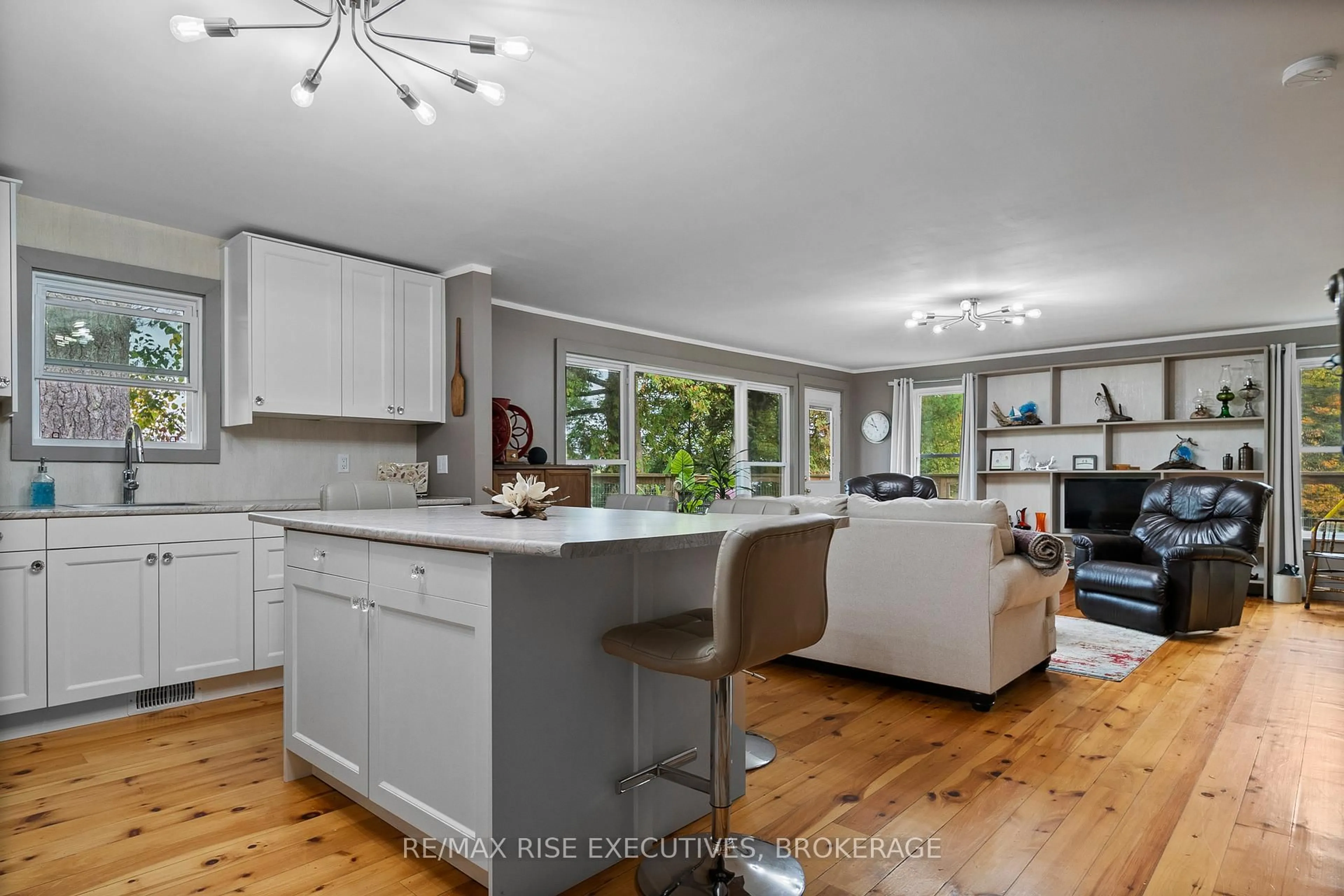 Open concept kitchen, unknown for 1017 Woods Lane, Hartington Ontario K0H 1W0