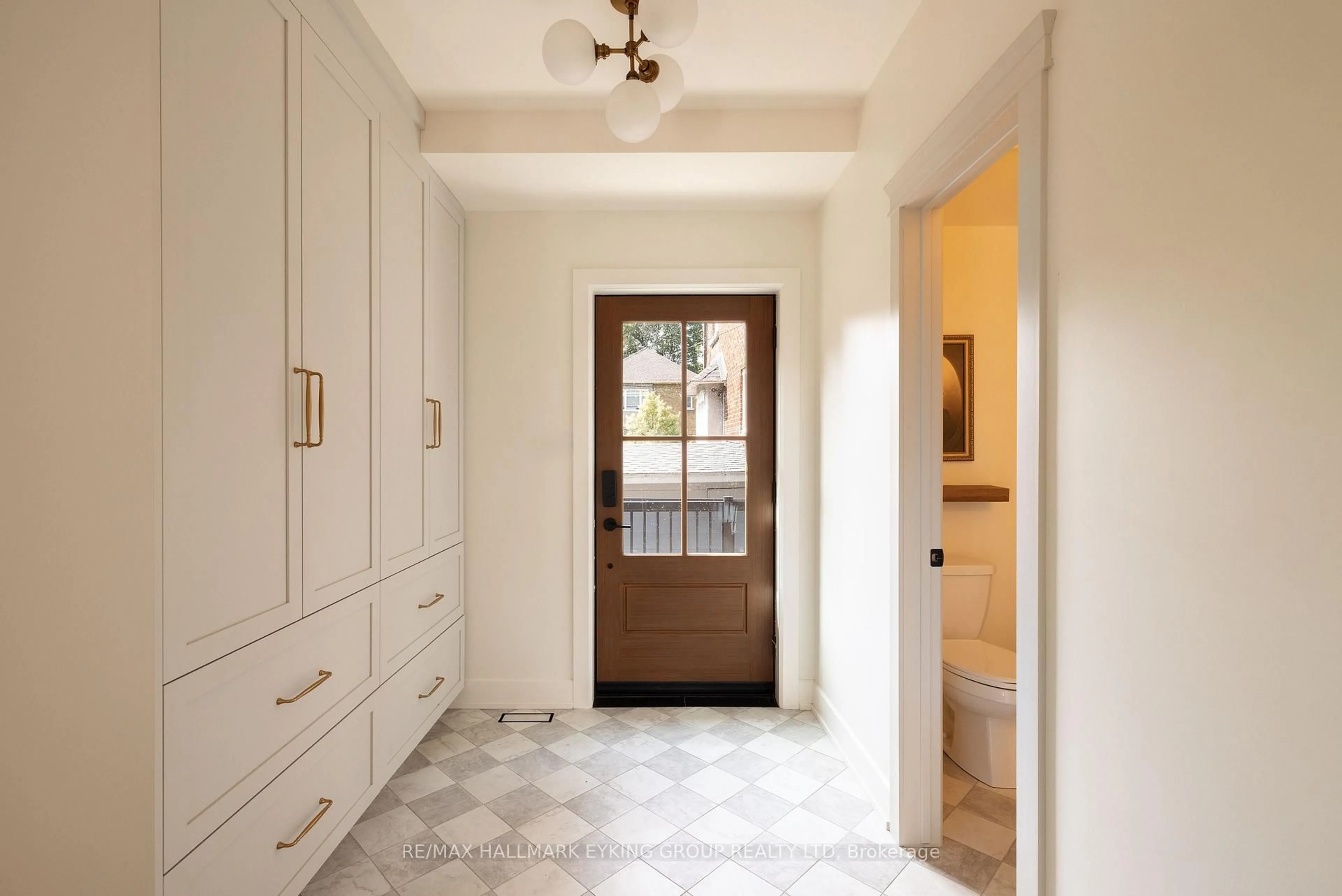 Indoor entryway for 994 Colonel By Dr, Ottawa Ontario K1S 5E1