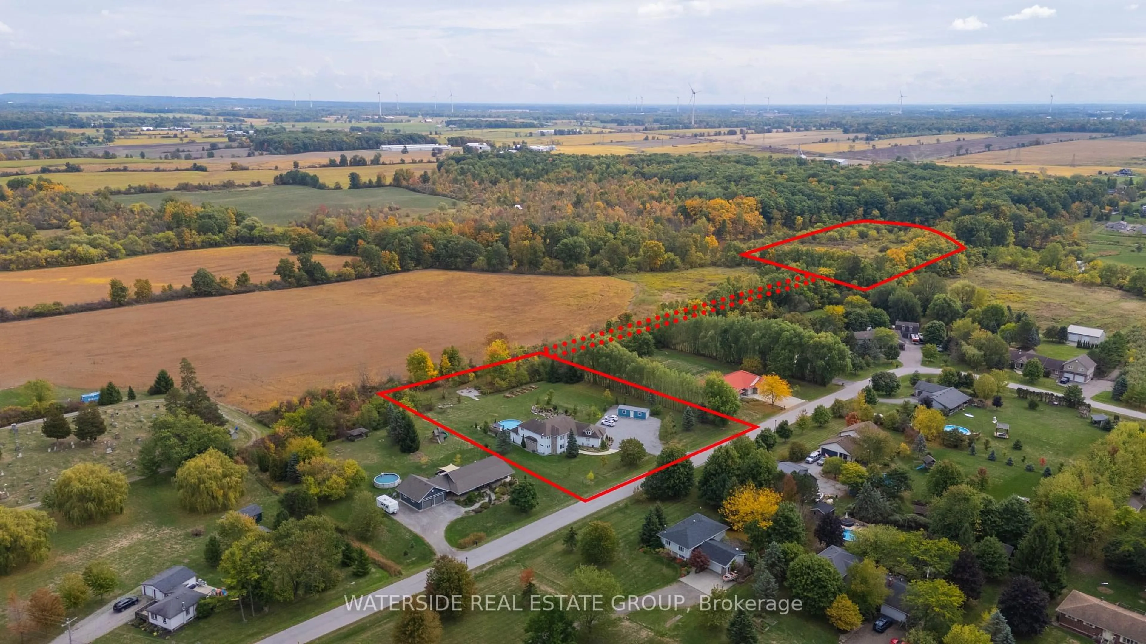 A pic from outside/outdoor area/front of a property/back of a property/a pic from drone, unknown for 2493 Meadow Crt, West Lincoln Ontario L0R 1Y0