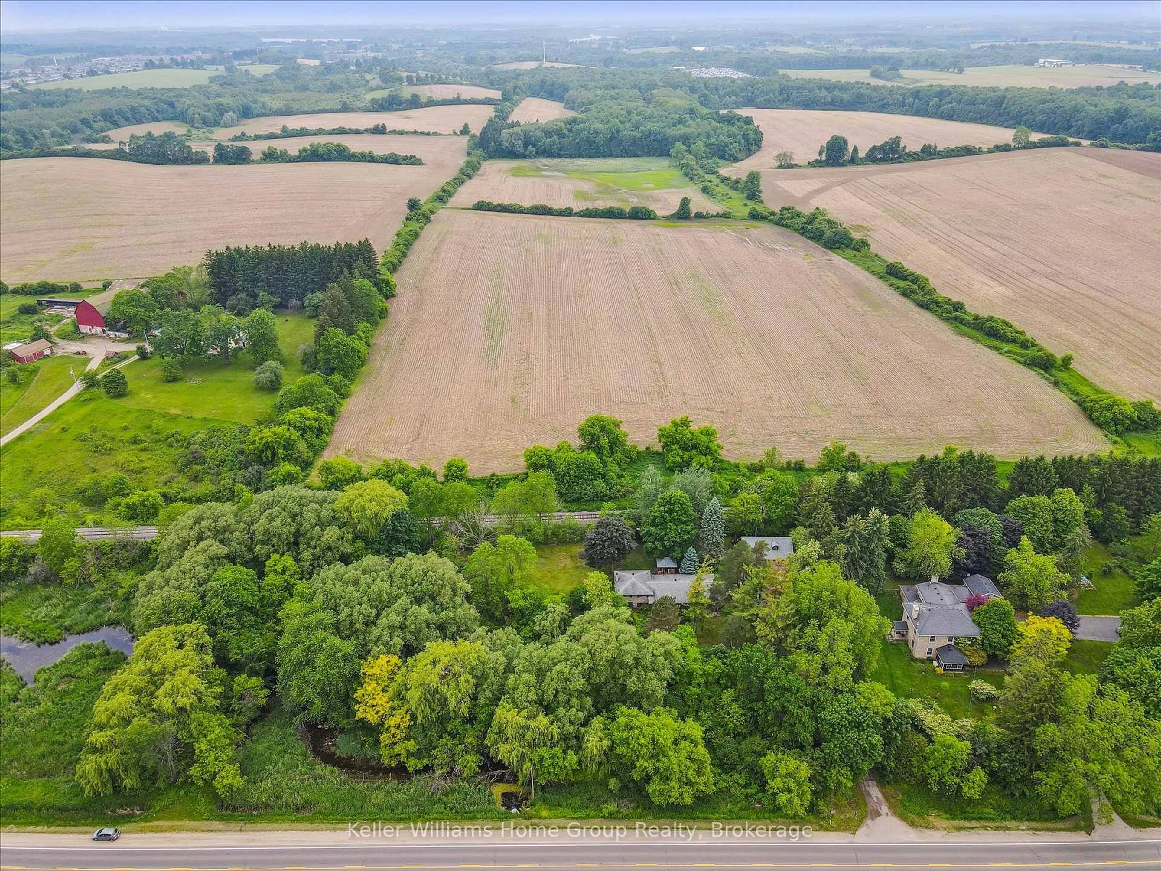 A pic from outside/outdoor area/front of a property/back of a property/a pic from drone, unknown for 7850 7 Highway, Guelph/Eramosa Ontario N1H 6H8