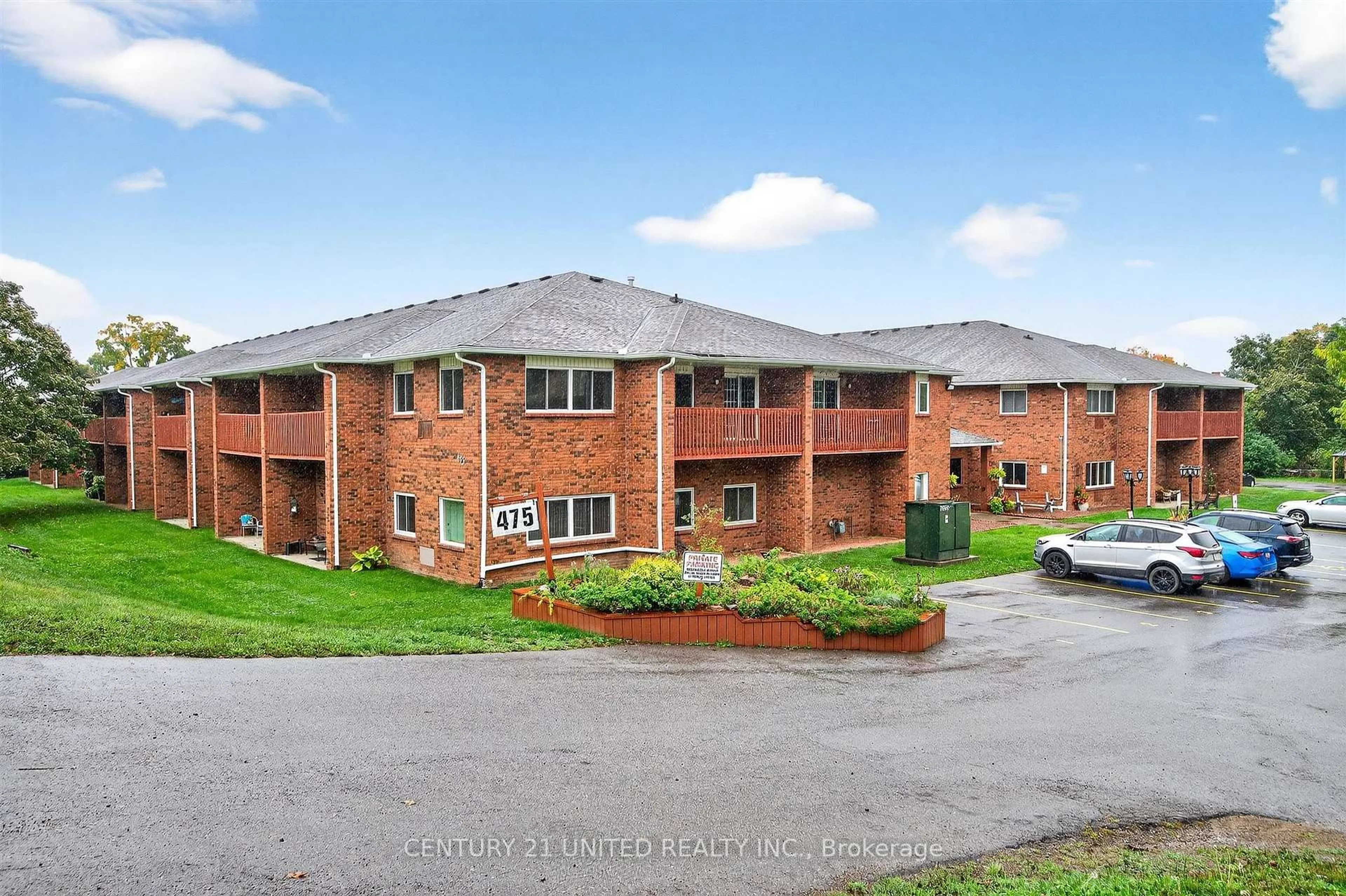 A pic from outside/outdoor area/front of a property/back of a property/a pic from drone, unknown for 475 Parkhill Rd #224, Peterborough Ontario K9H 7M5