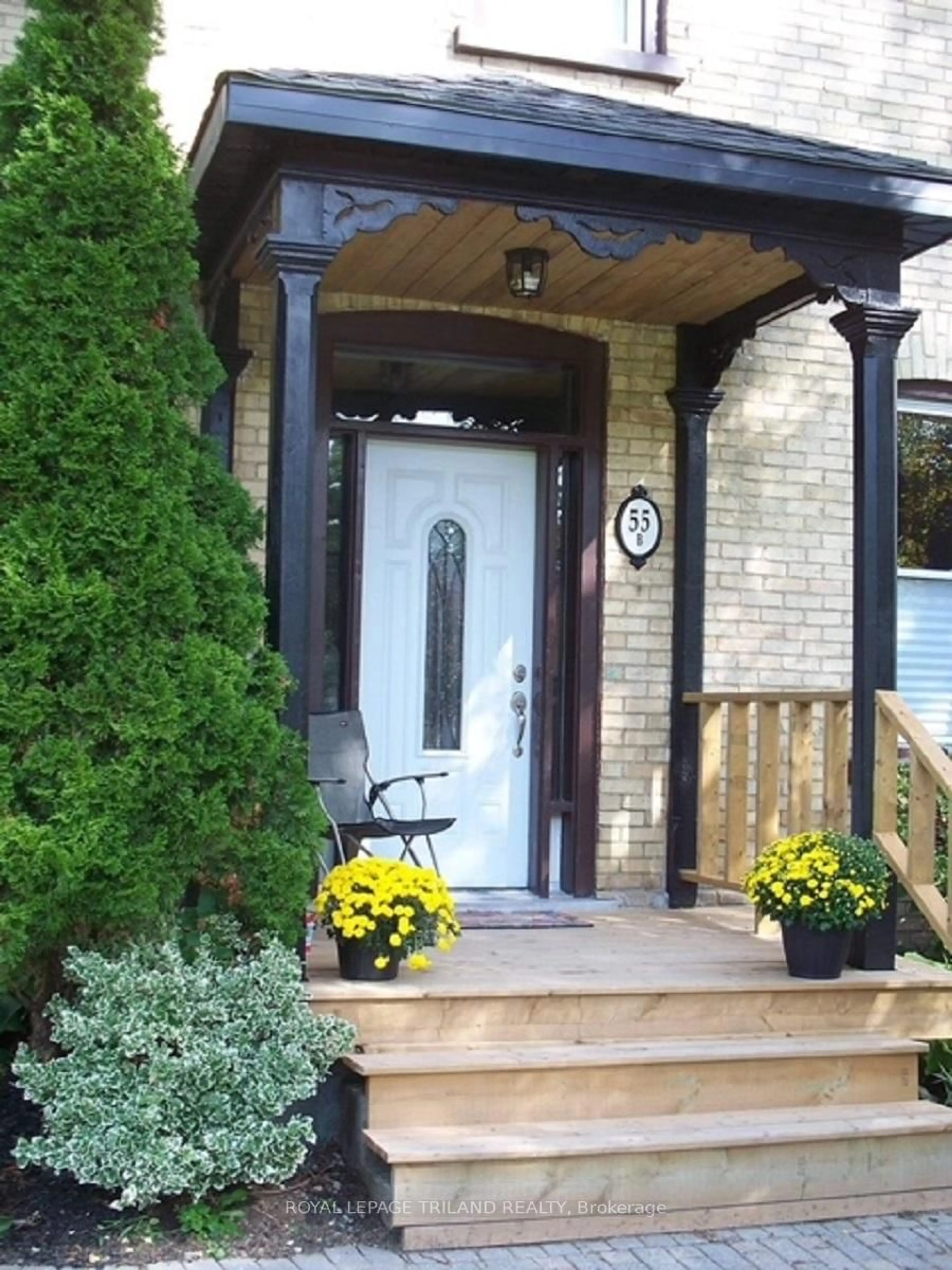 Indoor entryway for 55 MAIN St, Lambton Shores Ontario N0N 1J0