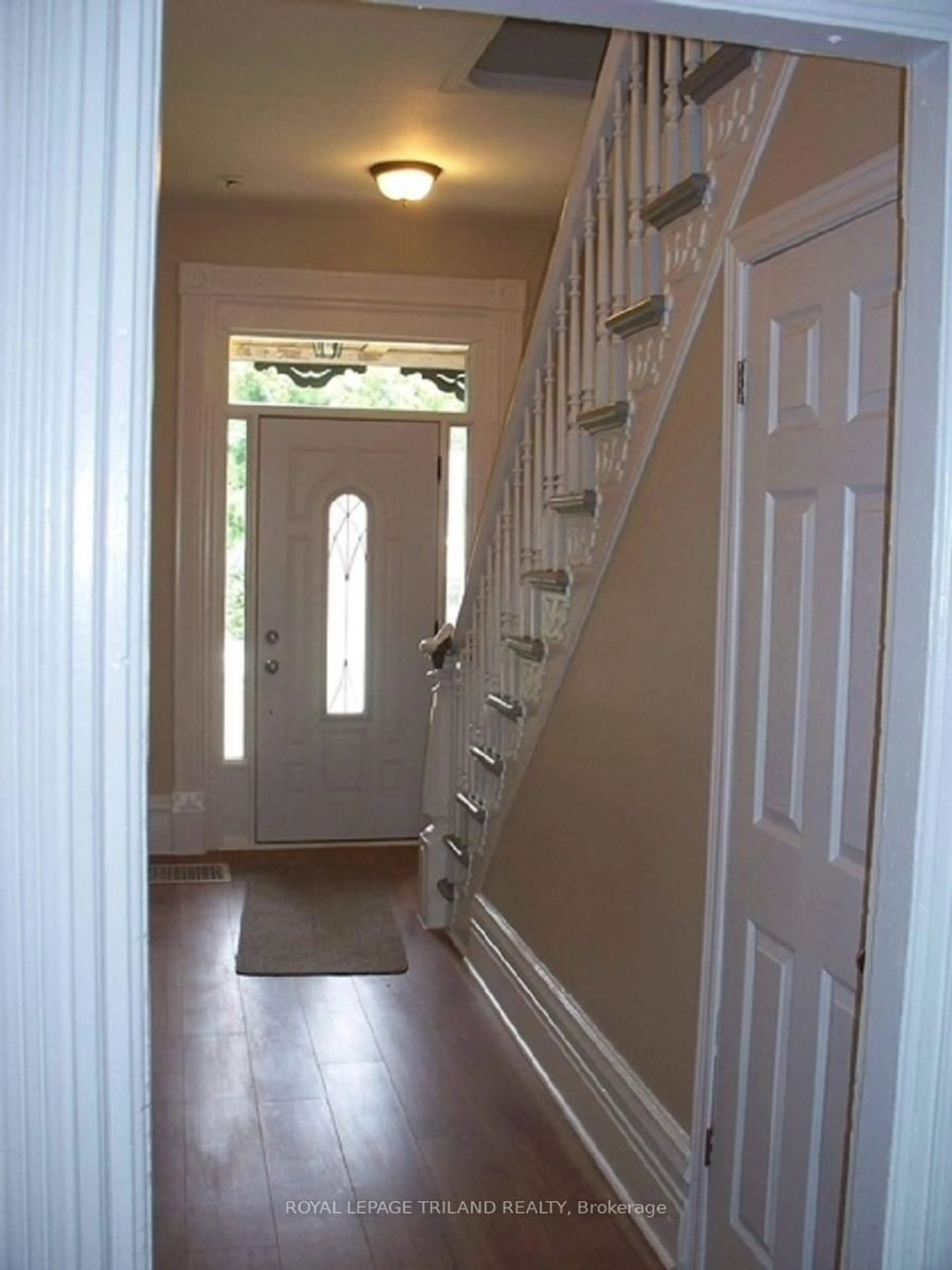 Indoor entryway for 55 MAIN St, Lambton Shores Ontario N0N 1J0